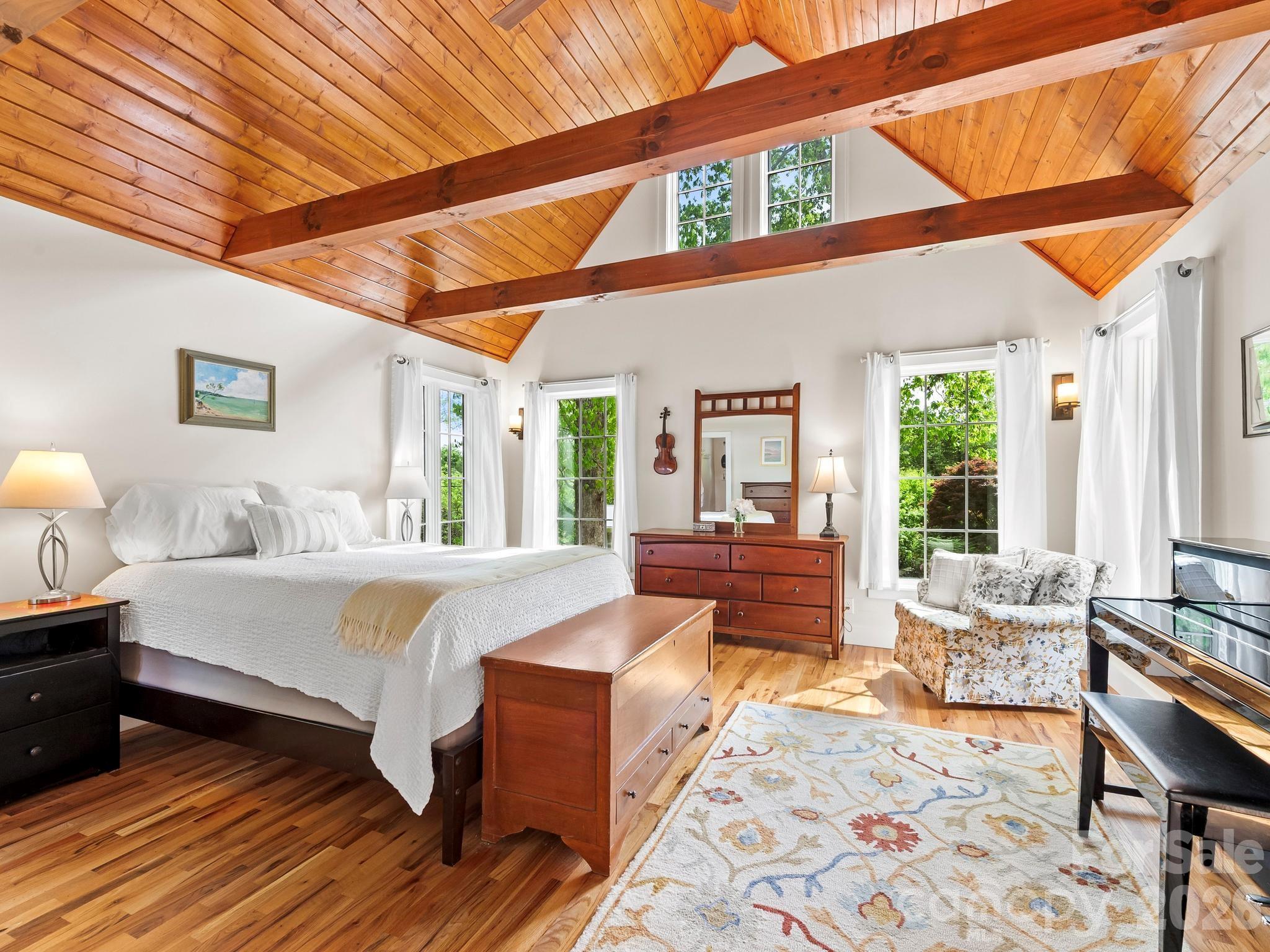 84 Arthur Road — Asheville