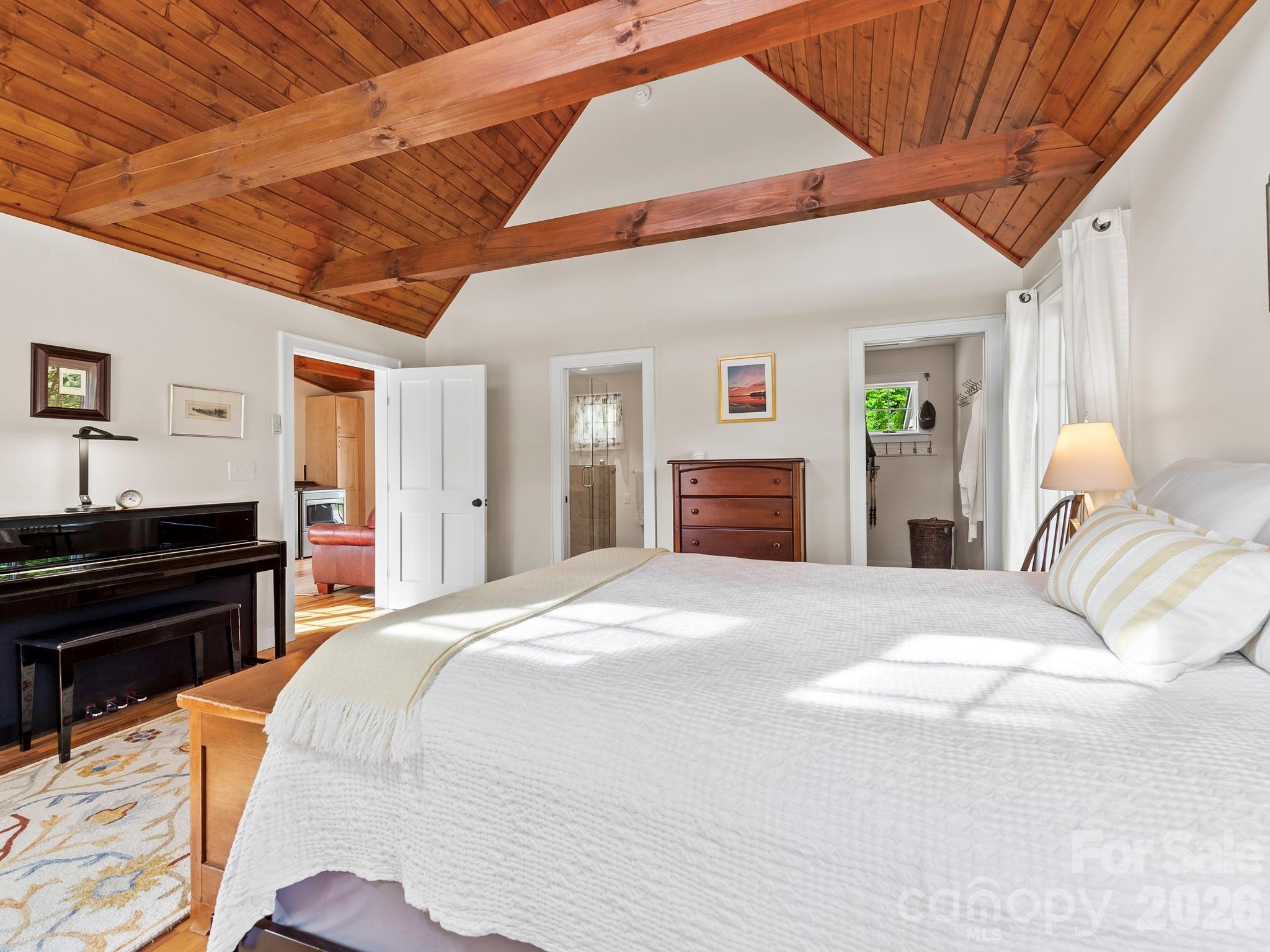 84 Arthur Road — Asheville