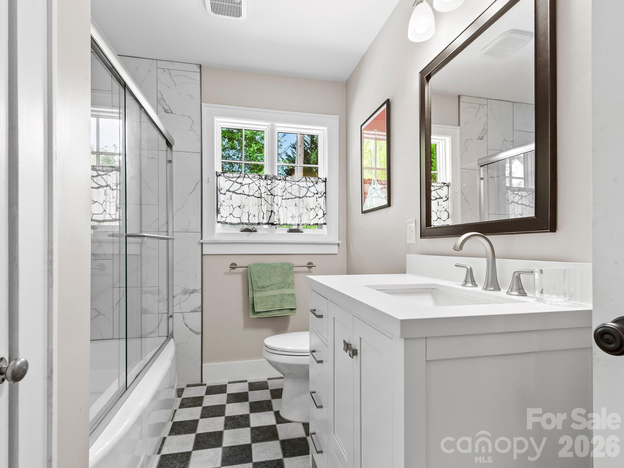 84 Arthur Road — Asheville