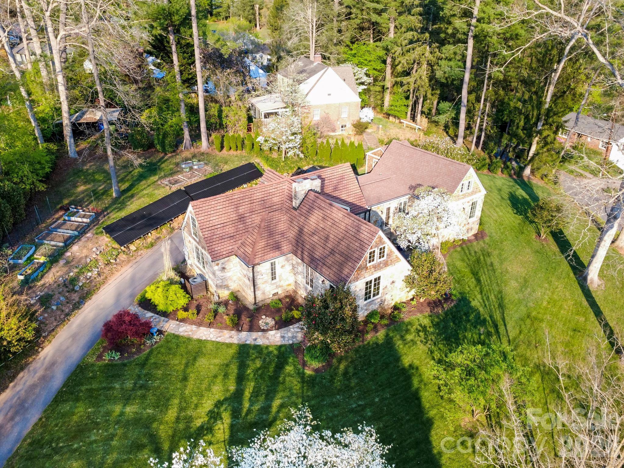84 Arthur Road — Asheville