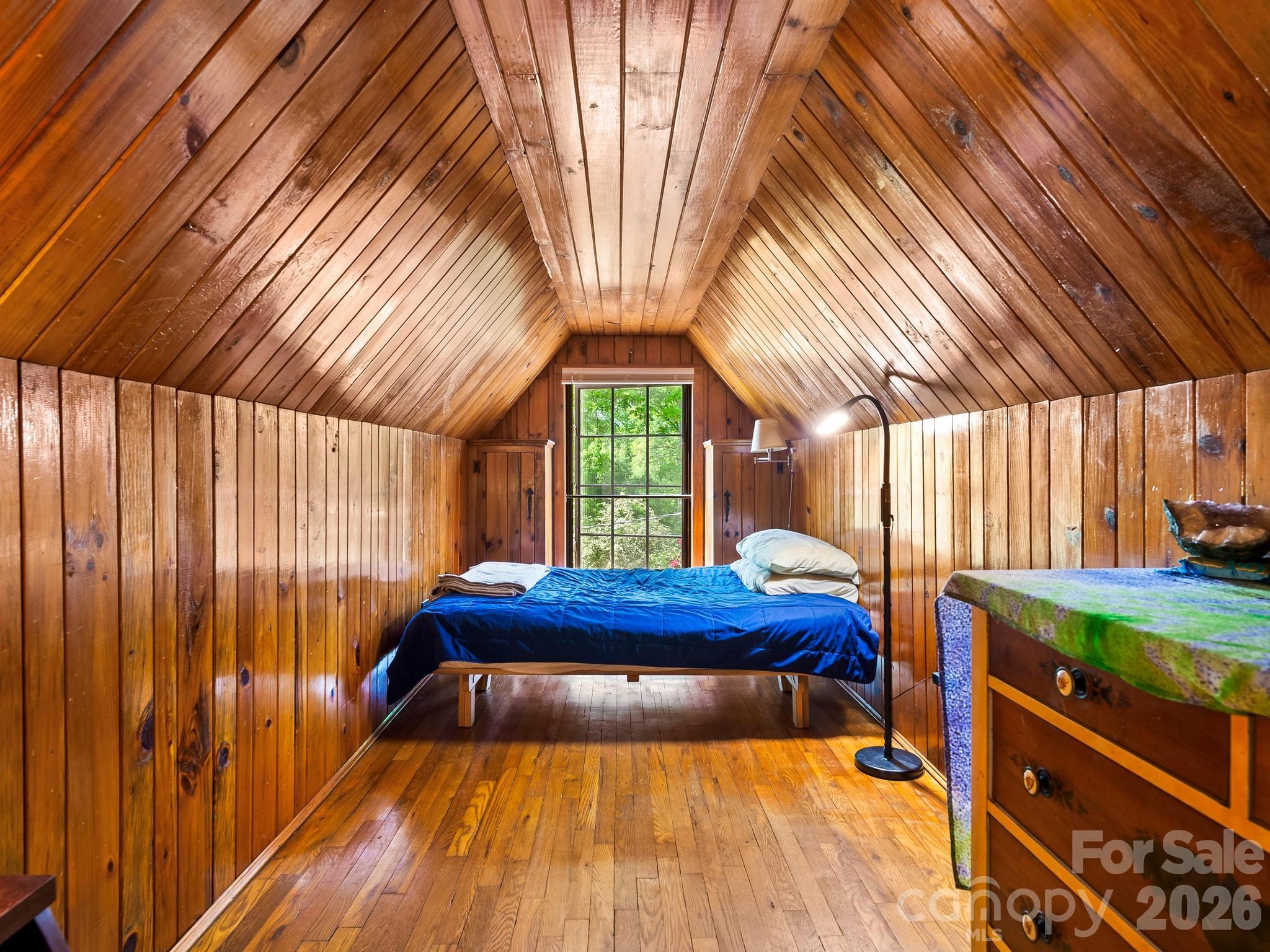 84 Arthur Road — Asheville