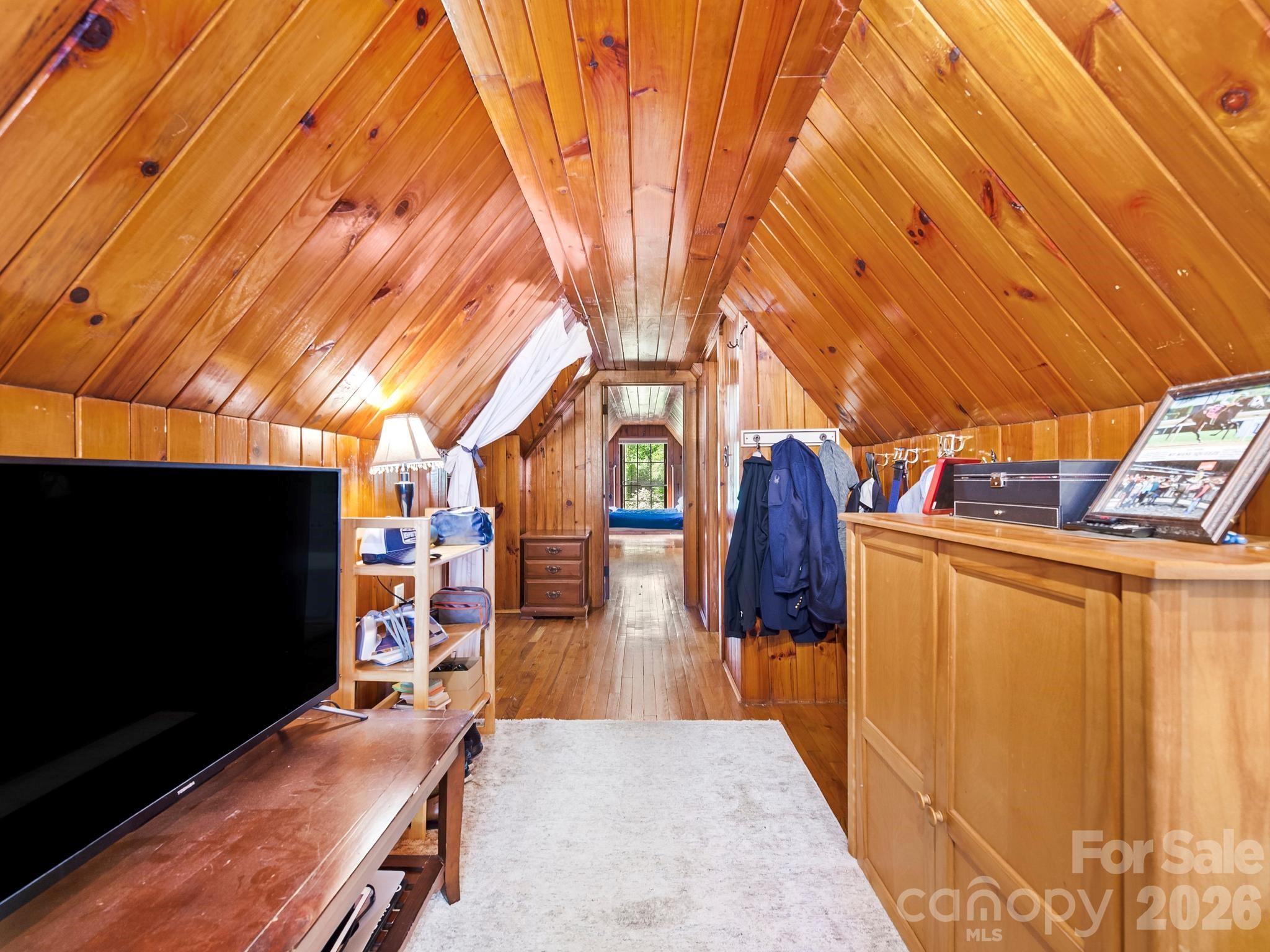 84 Arthur Road — Asheville