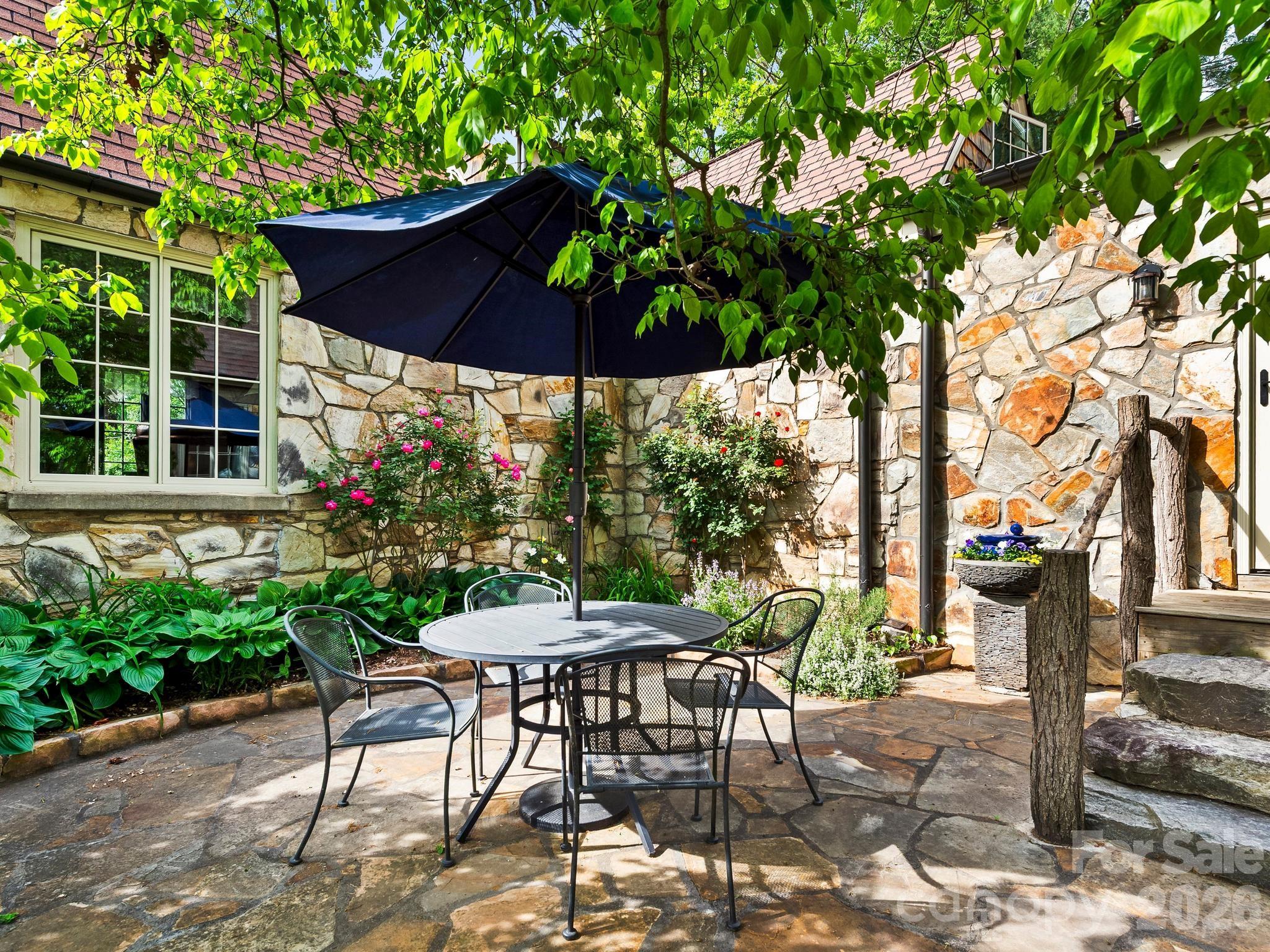 84 Arthur Road — Asheville