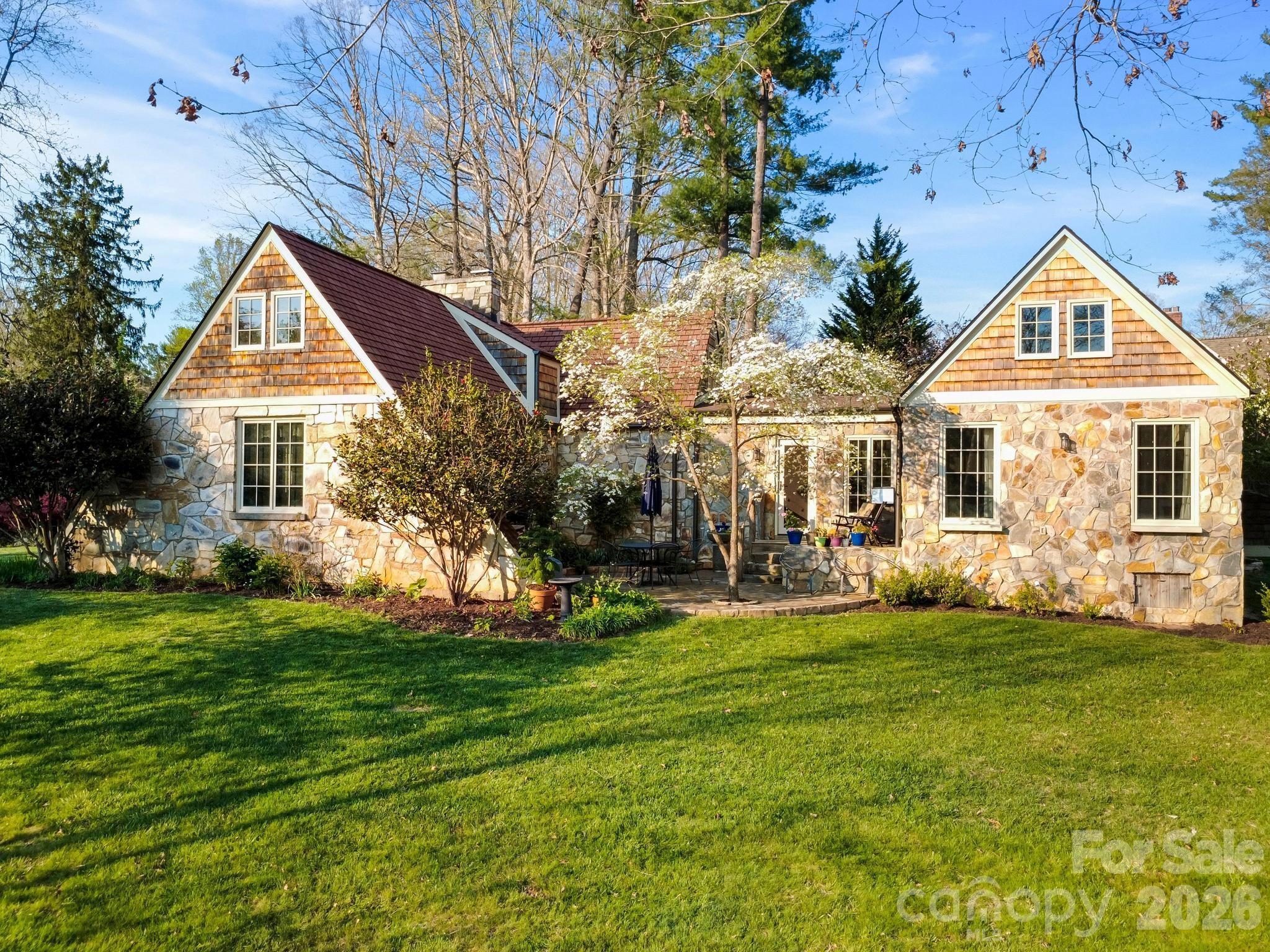 84 Arthur Road — Asheville