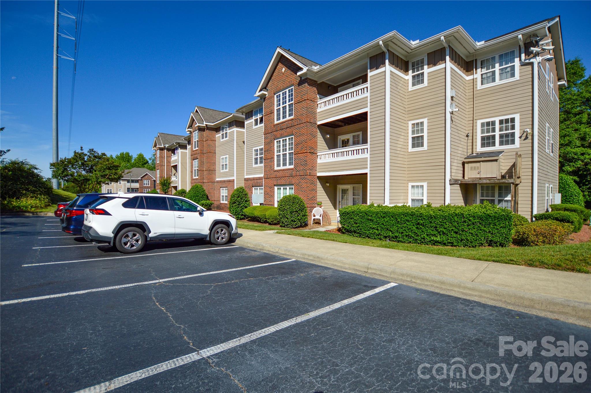 9810 Campus Walk Lane #F — Charlotte