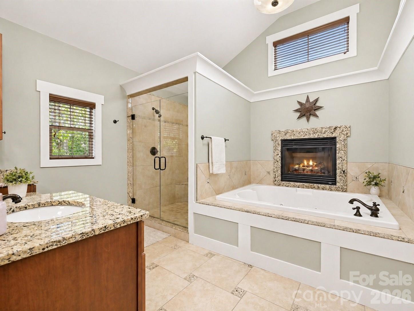 916 Essex Street — Charlotte