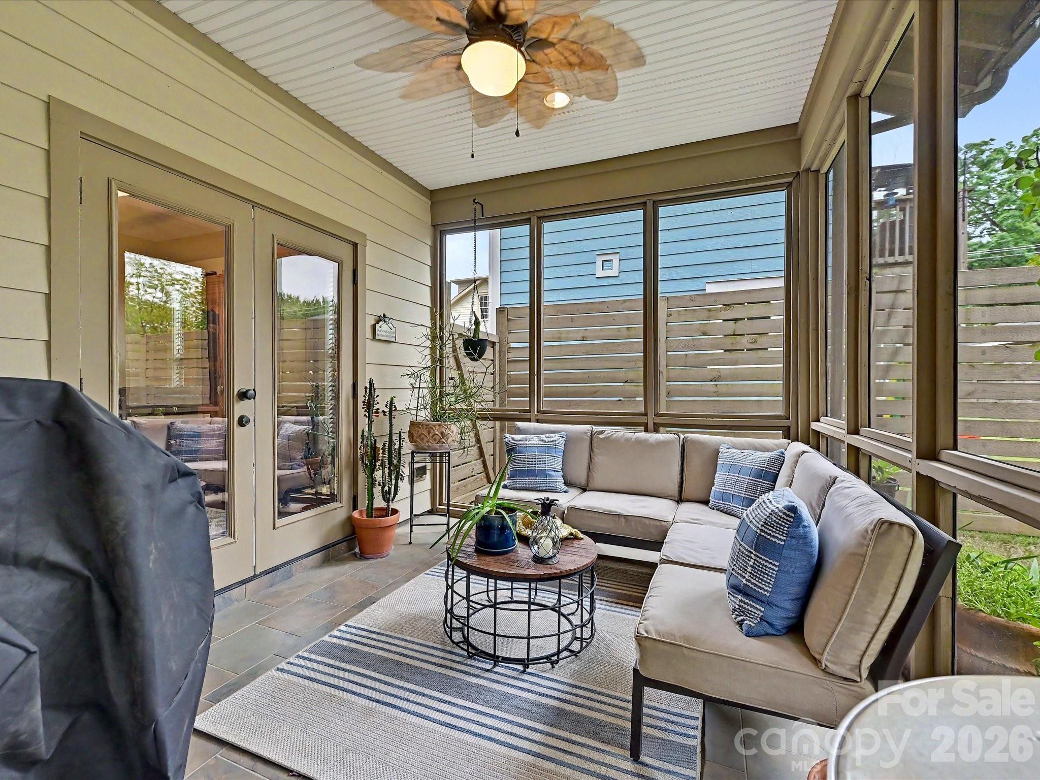 916 Essex Street — Charlotte