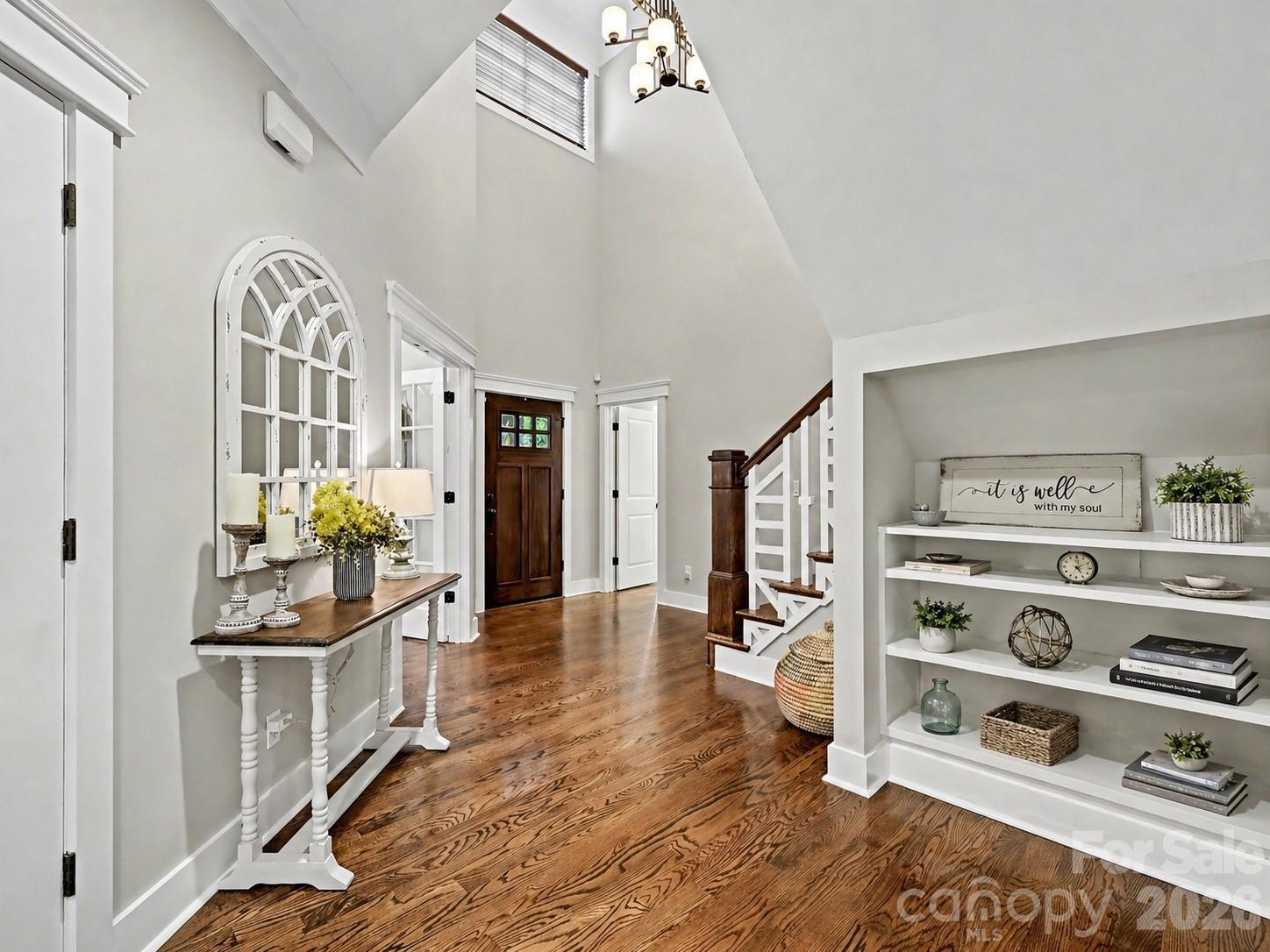 916 Essex Street — Charlotte