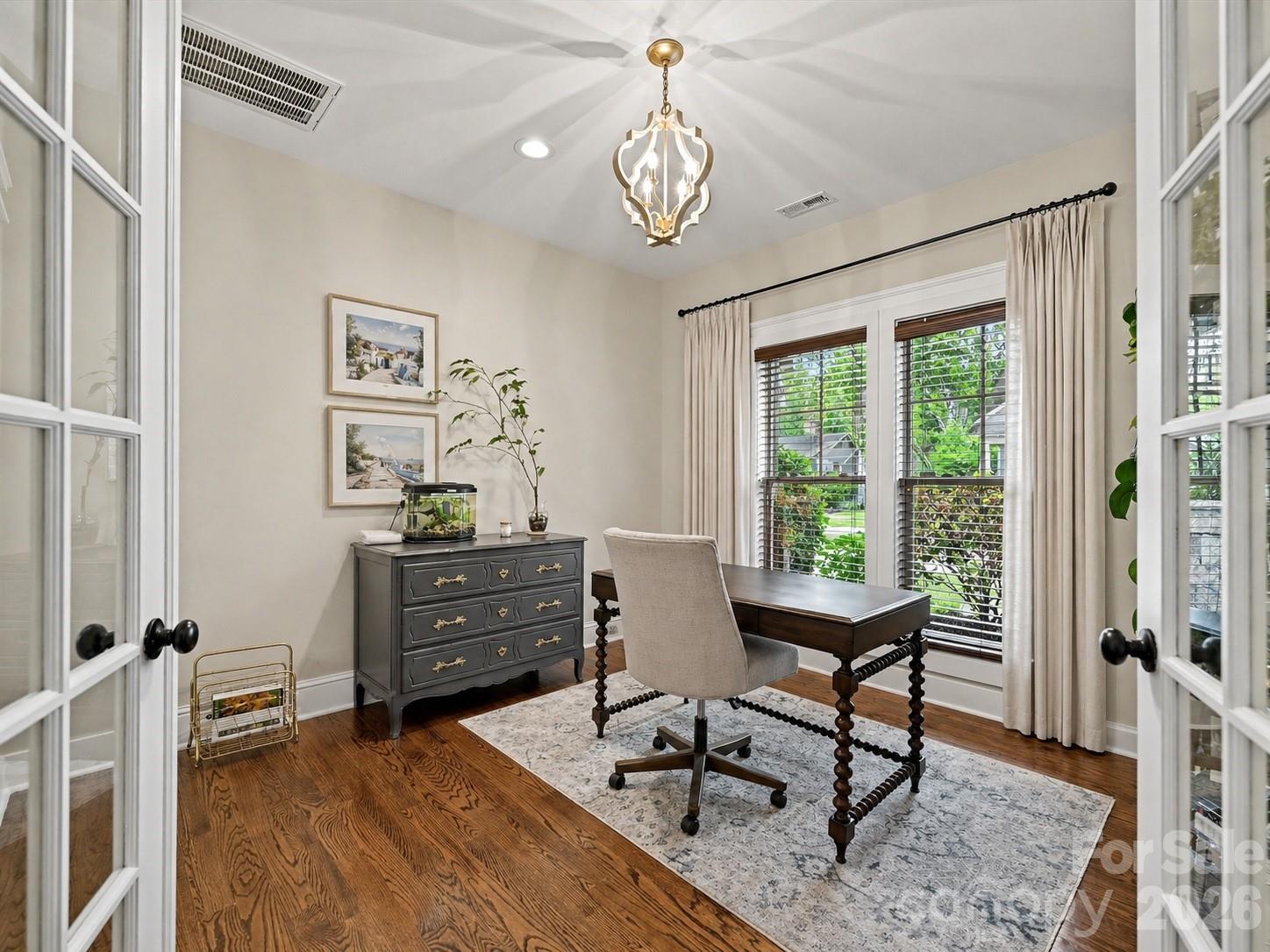 916 Essex Street — Charlotte