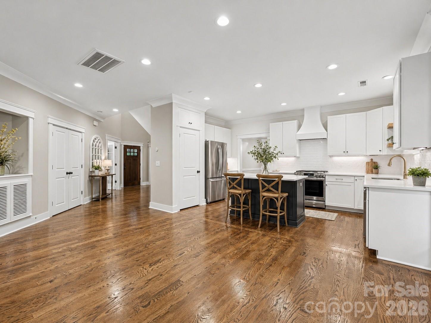 916 Essex Street — Charlotte