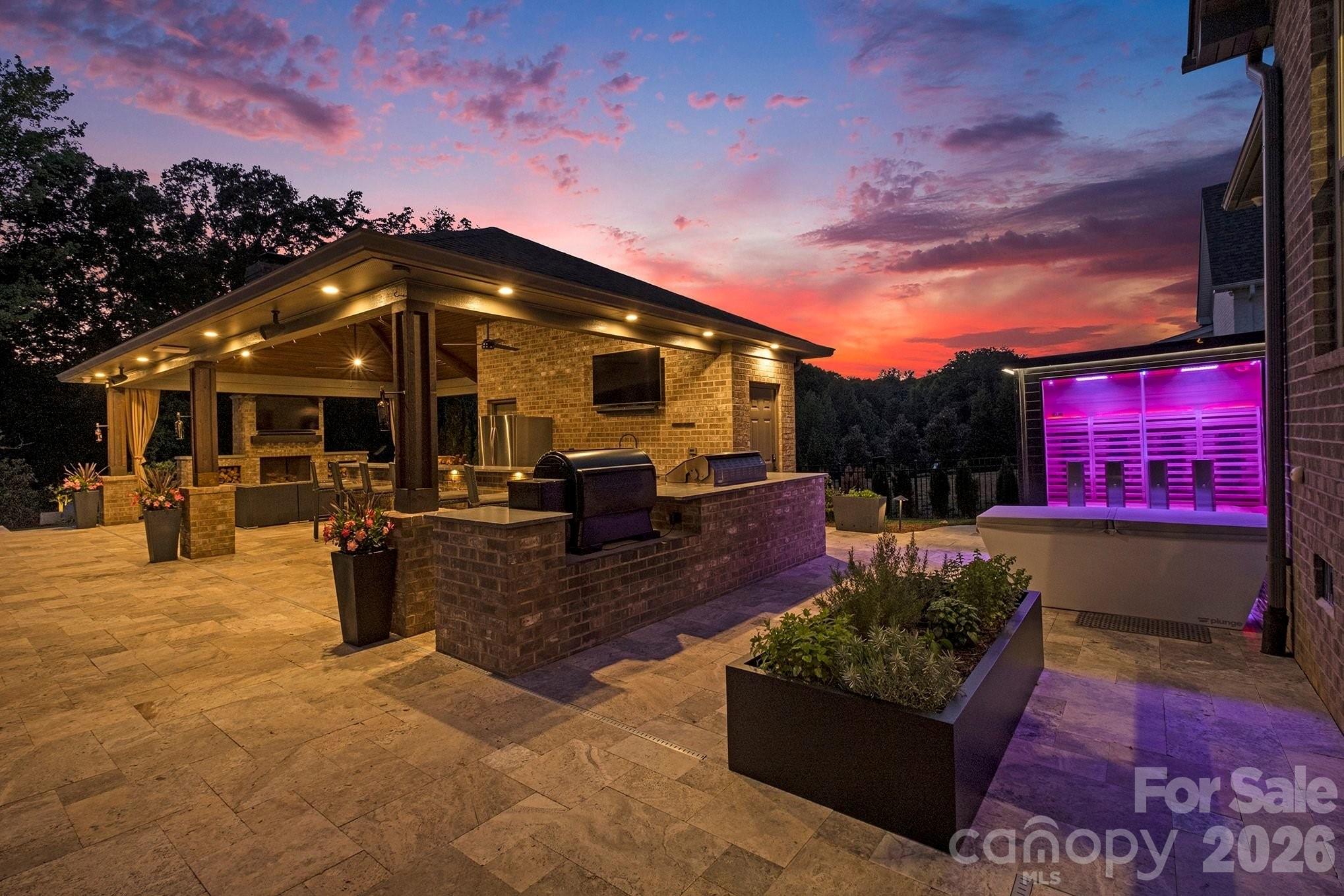 720 Farmer Mill Lane — Matthews