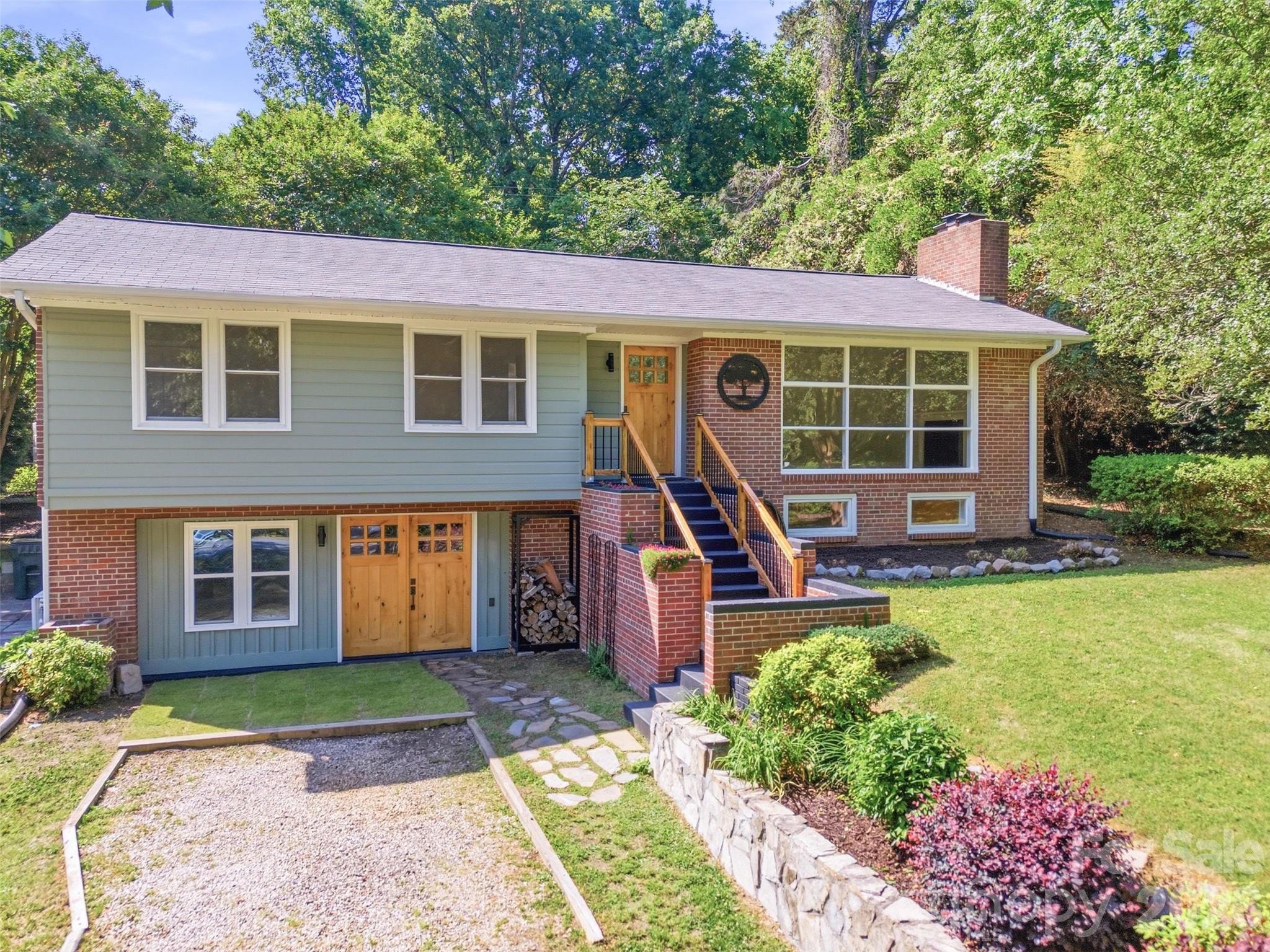 1321 Saluda River Drive — West Columbia