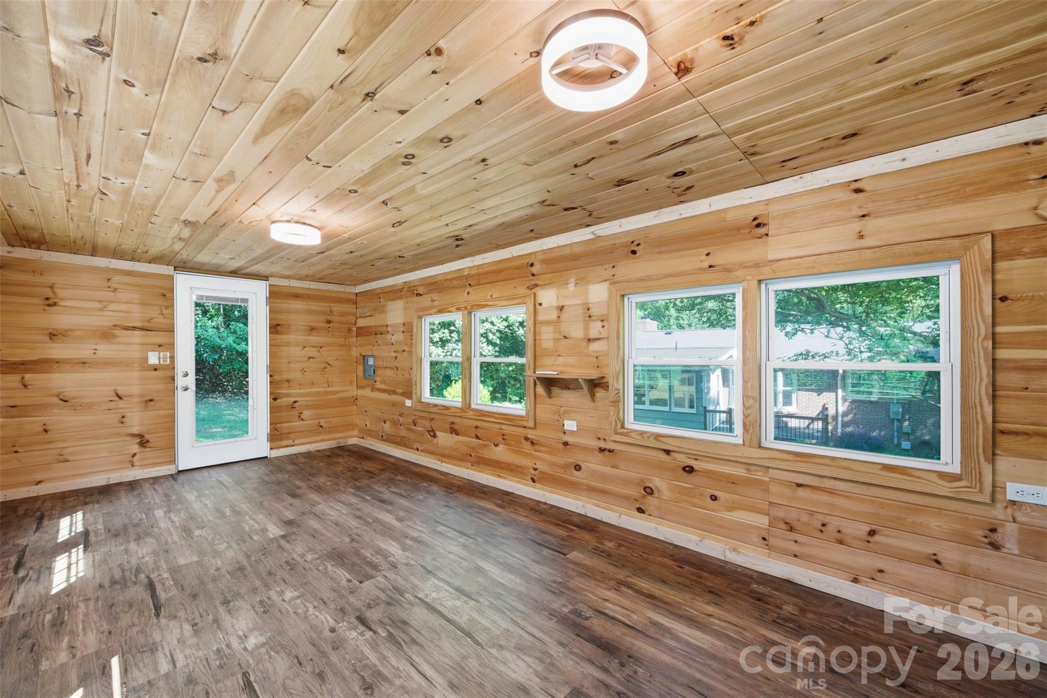 1321 Saluda River Drive — West Columbia