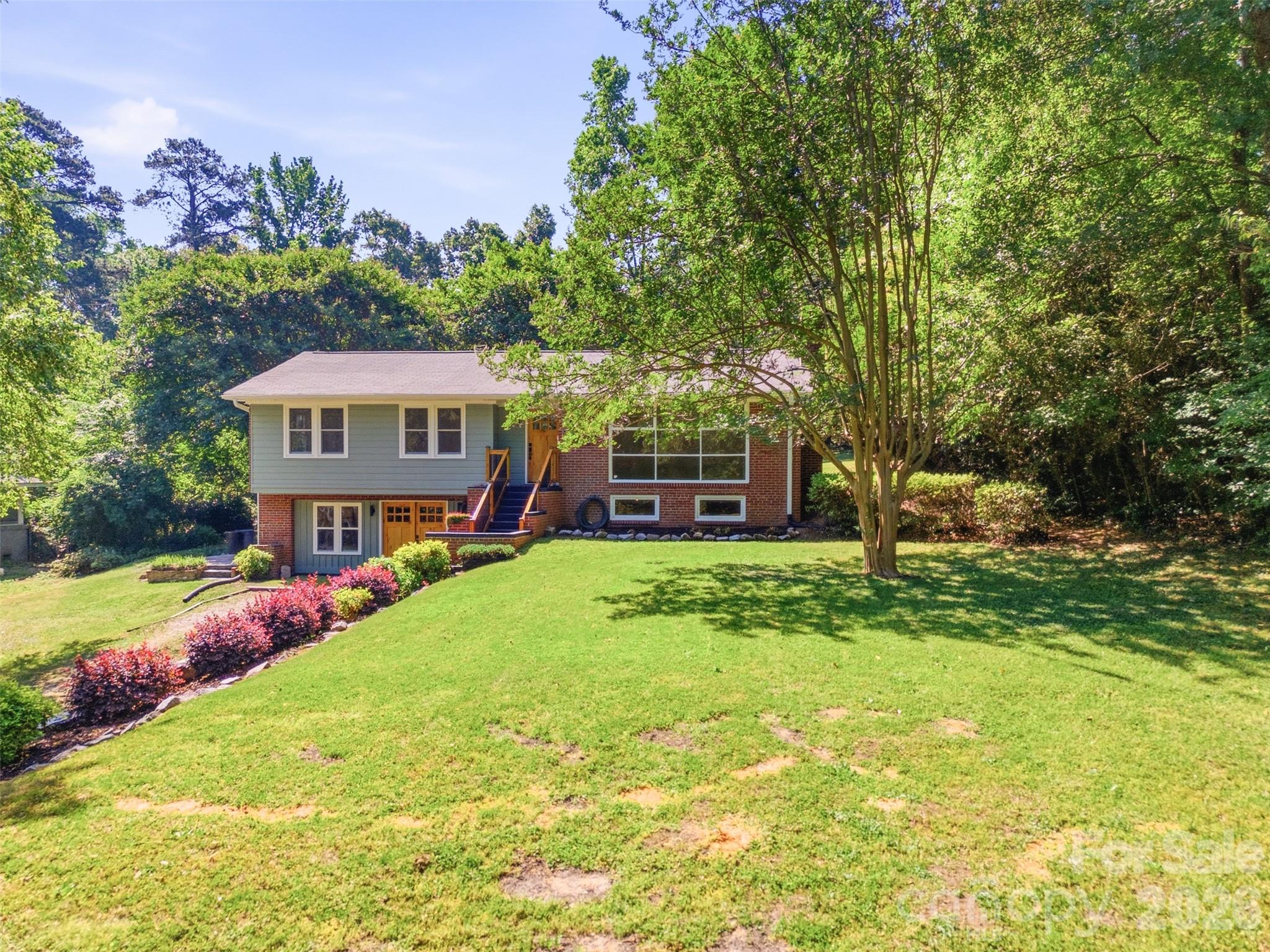 1321 Saluda River Drive — West Columbia