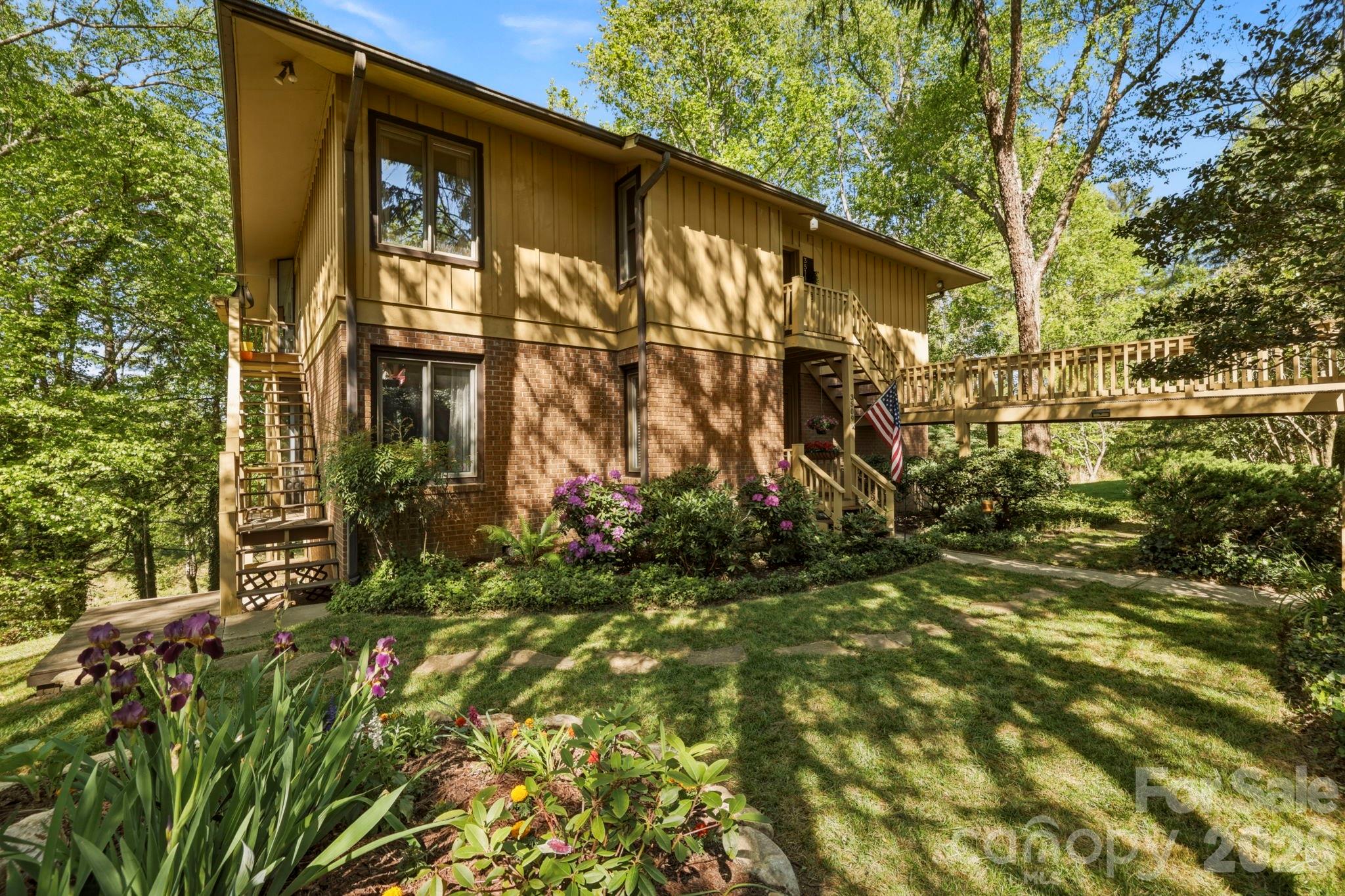 3509 Mountain Top Way — Hendersonville