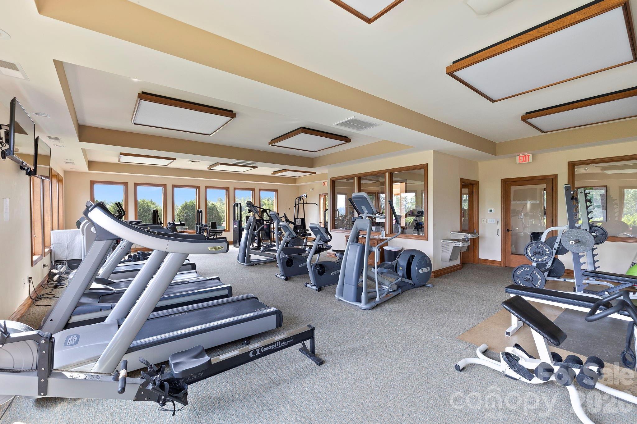 3509 Mountain Top Way — Hendersonville