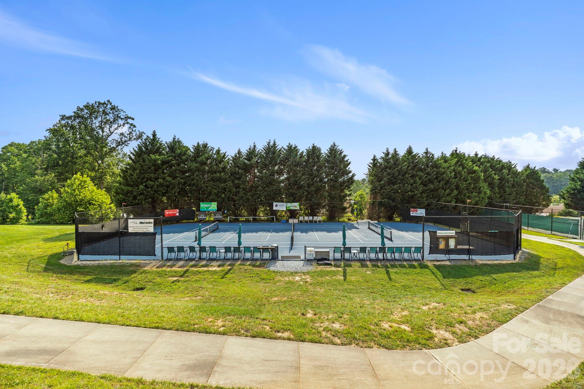 3509 Mountain Top Way — Hendersonville