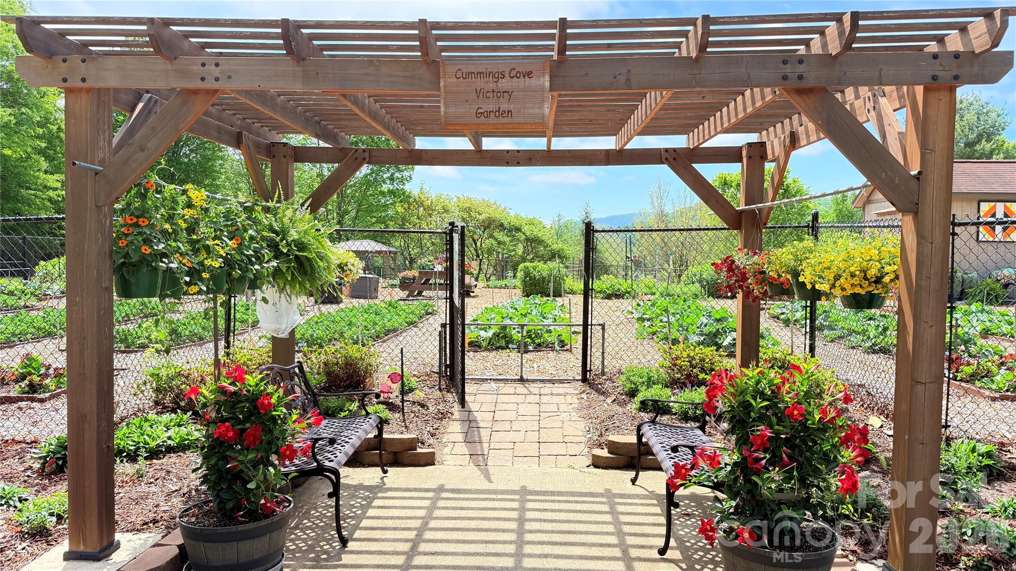 3509 Mountain Top Way — Hendersonville