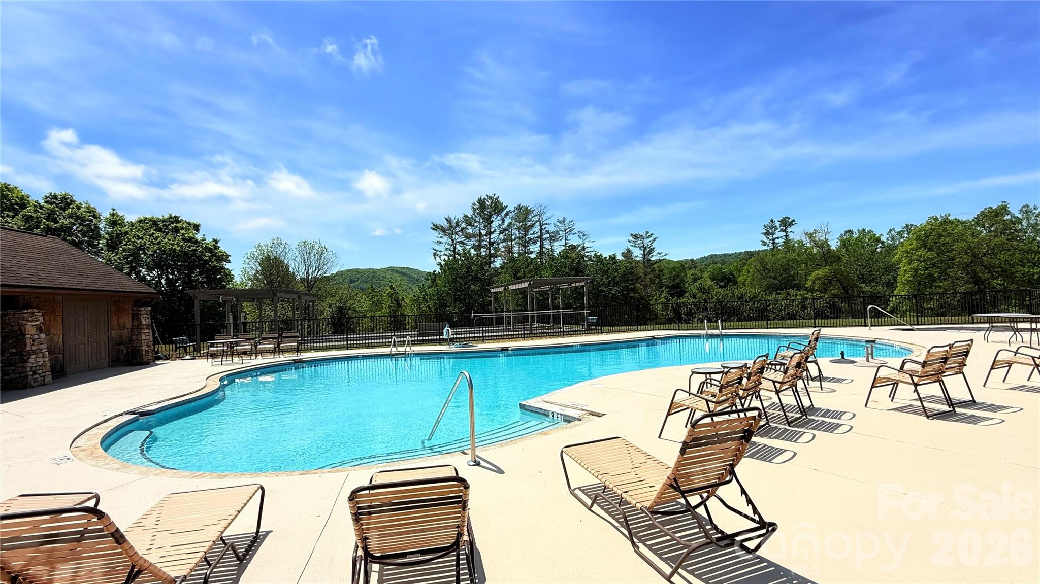 3509 Mountain Top Way — Hendersonville