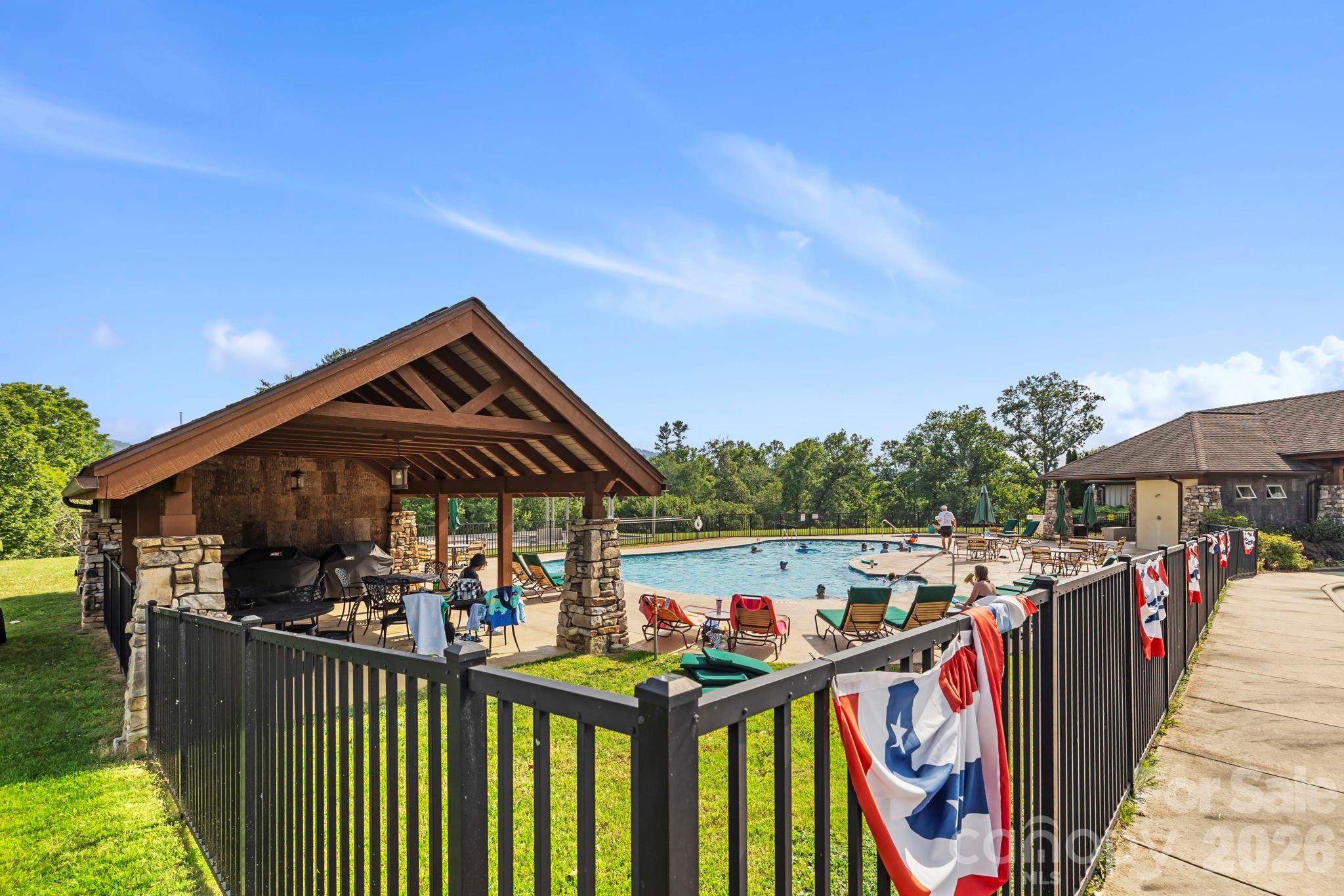 3509 Mountain Top Way — Hendersonville