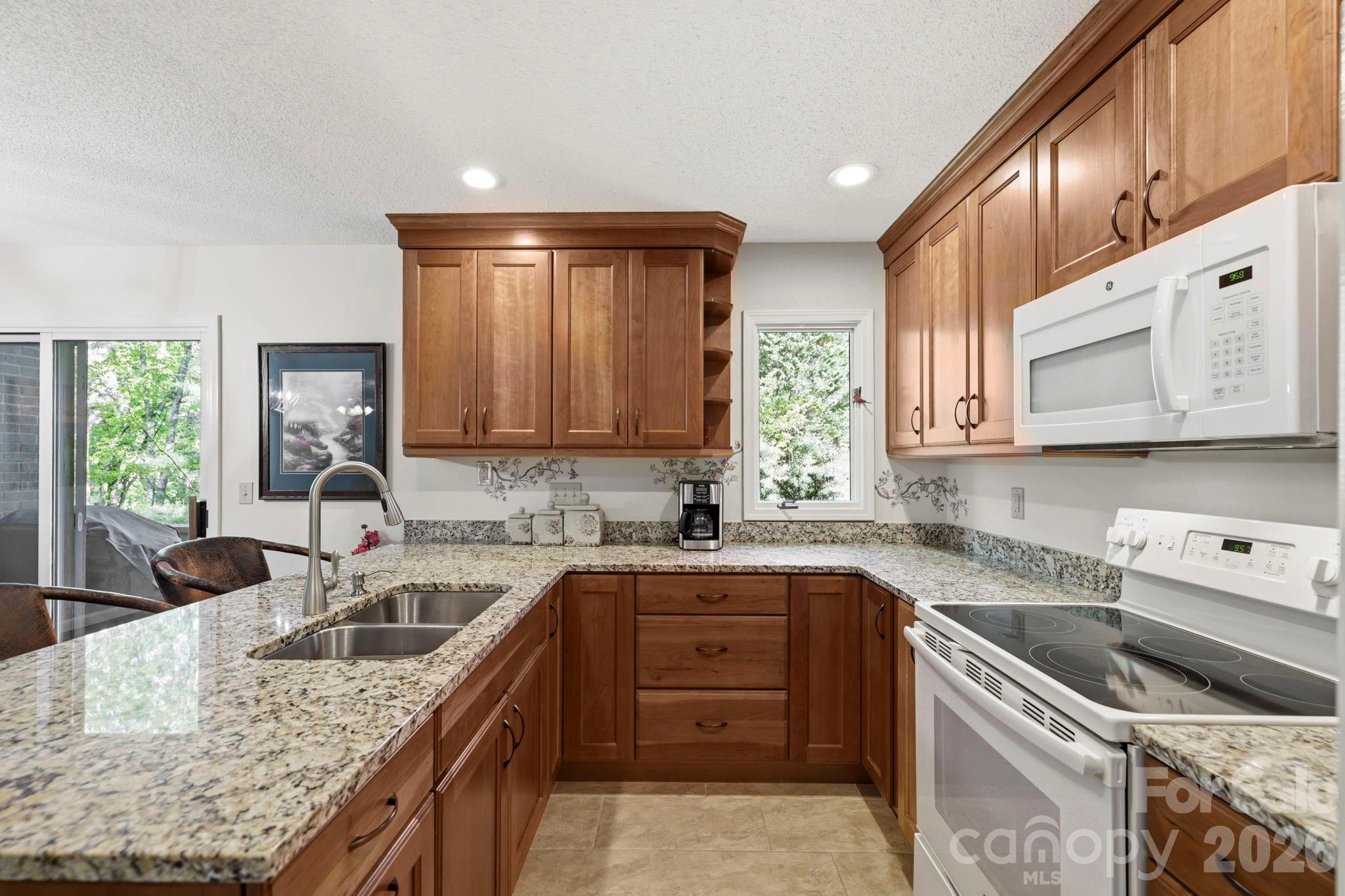 3509 Mountain Top Way — Hendersonville