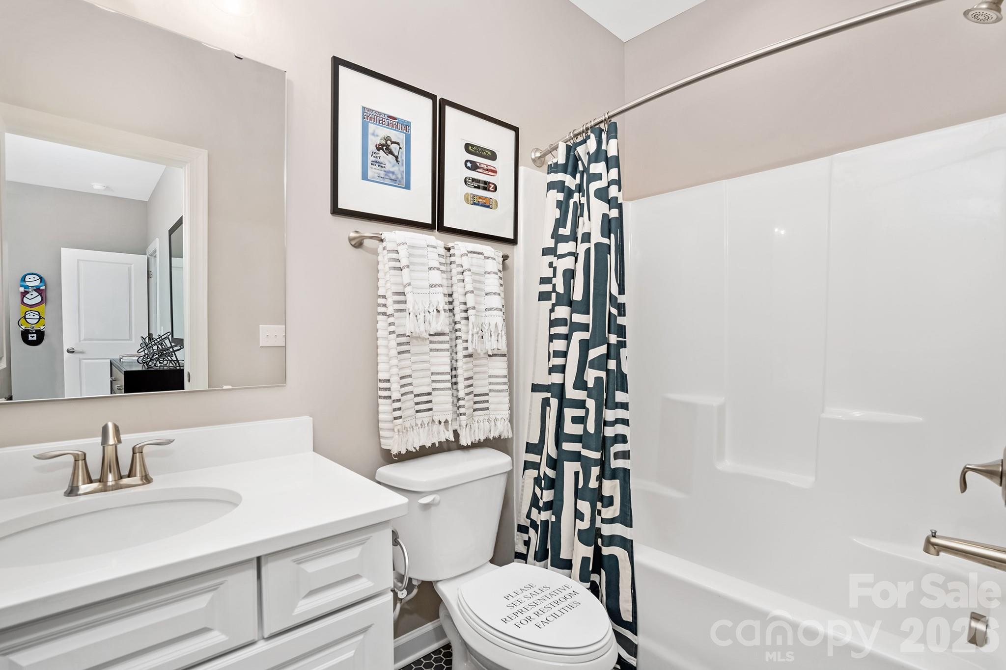 3814 Dahlia Drive — Harrisburg