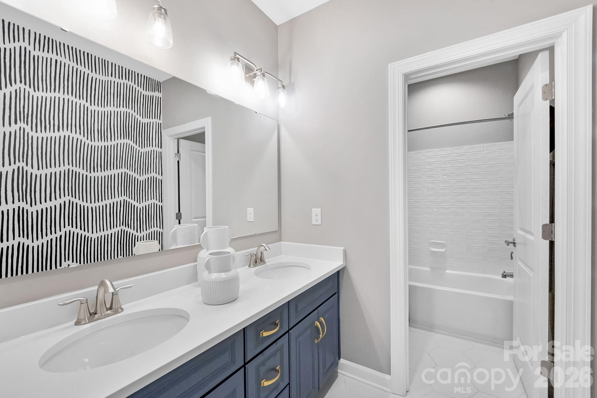 3814 Dahlia Drive — Harrisburg