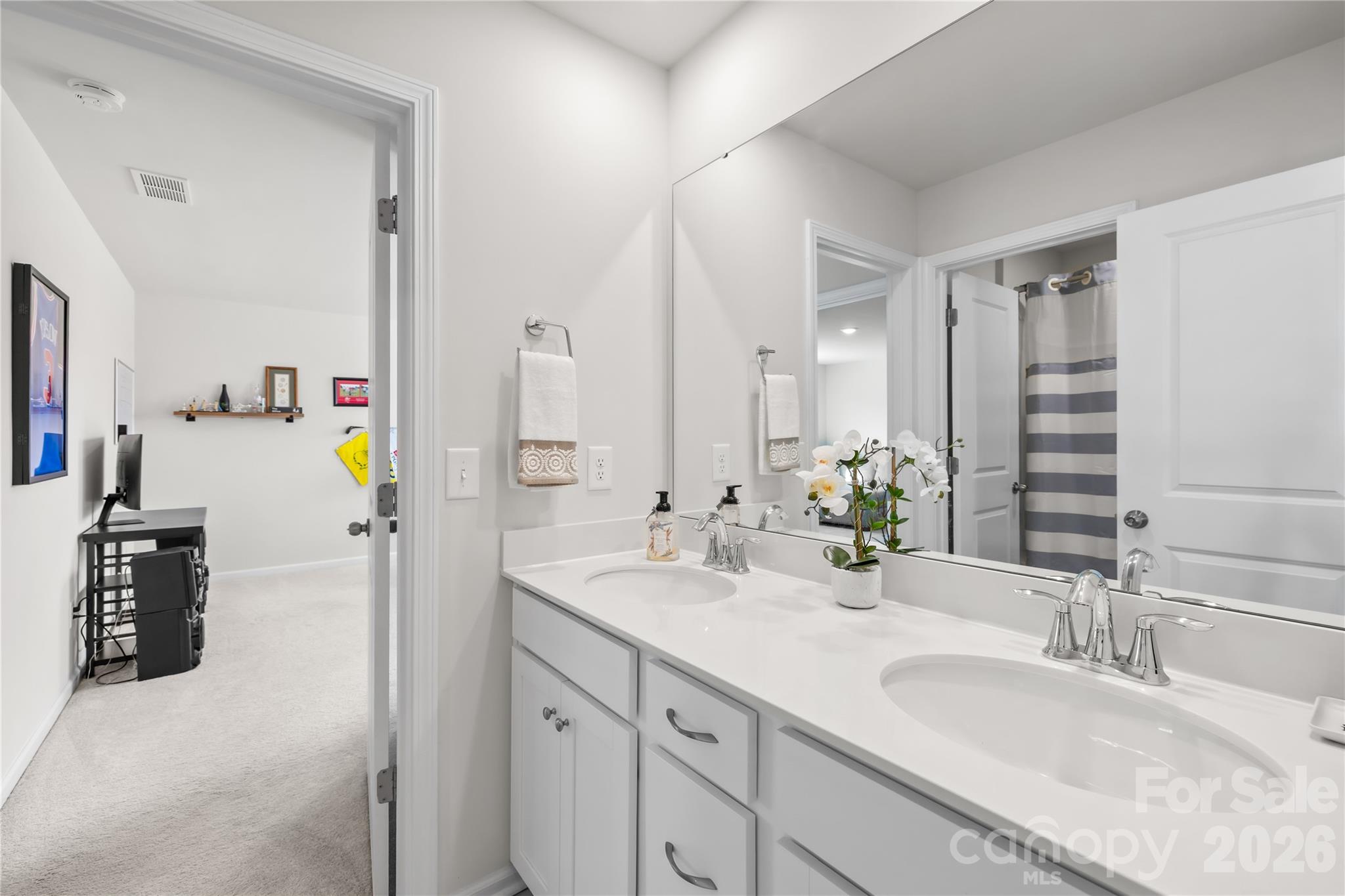 12111 Bishop Castle Drive — Charlotte