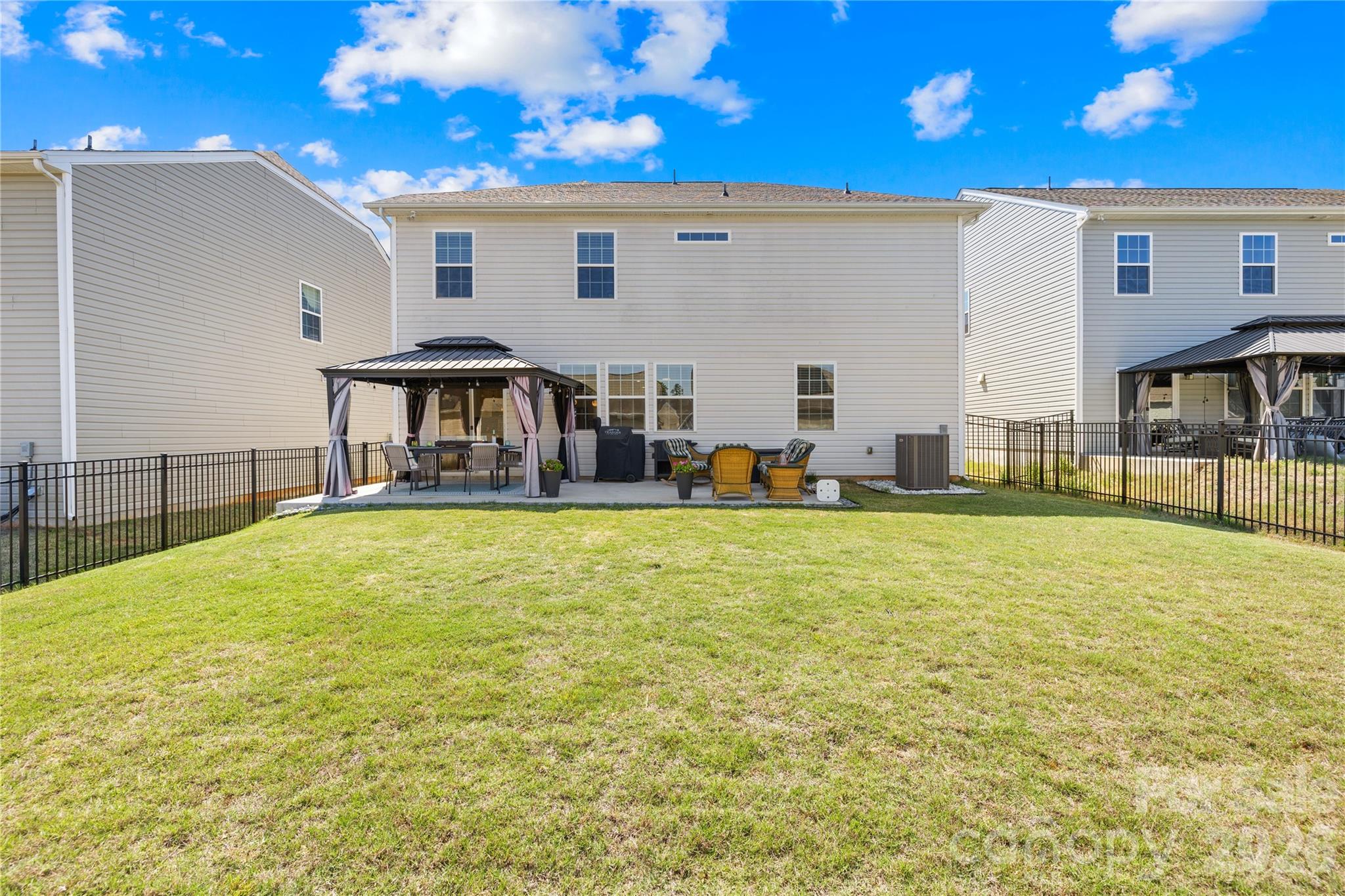12111 Bishop Castle Drive — Charlotte