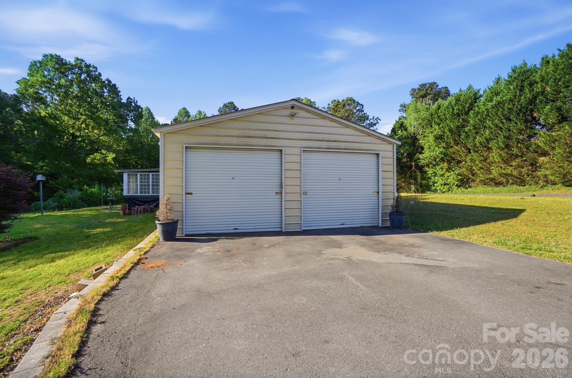 2909 Balkan Drive — York