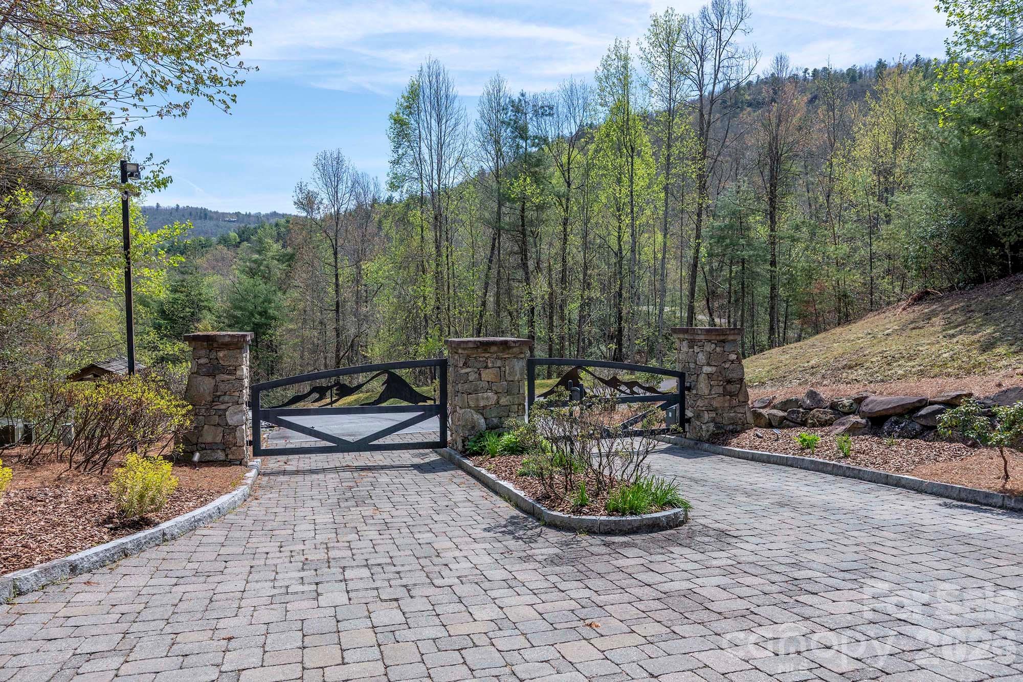 716 Peppervine Circle — Brevard