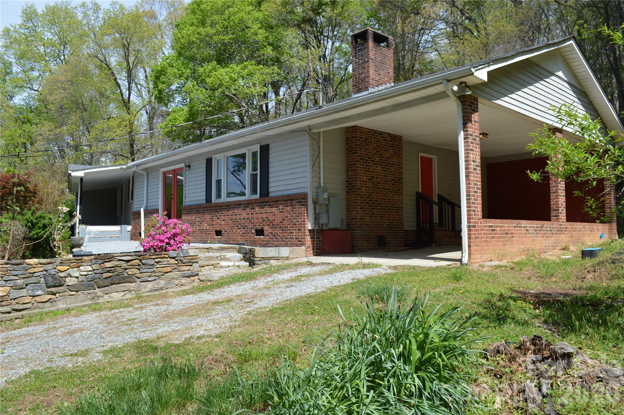 191 Flat Rock Hill Road — Tryon