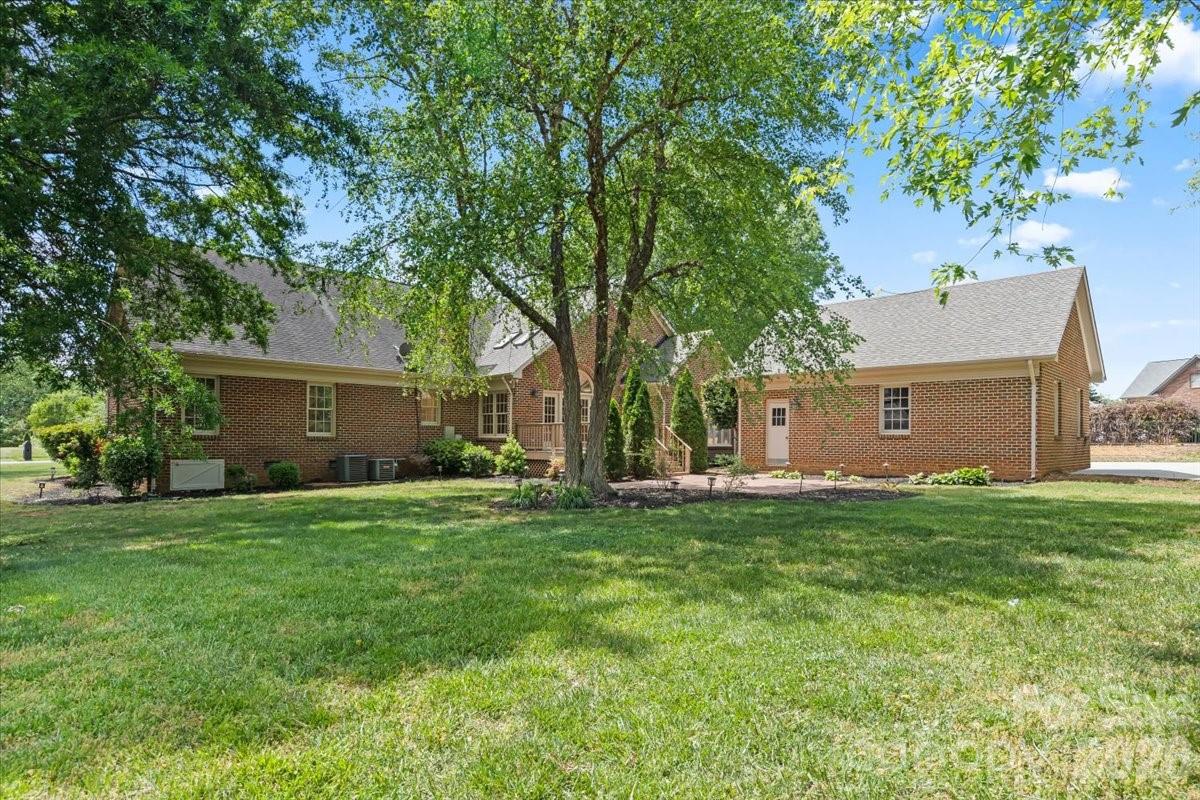 13815 Holgate Hill Drive — Mint Hill