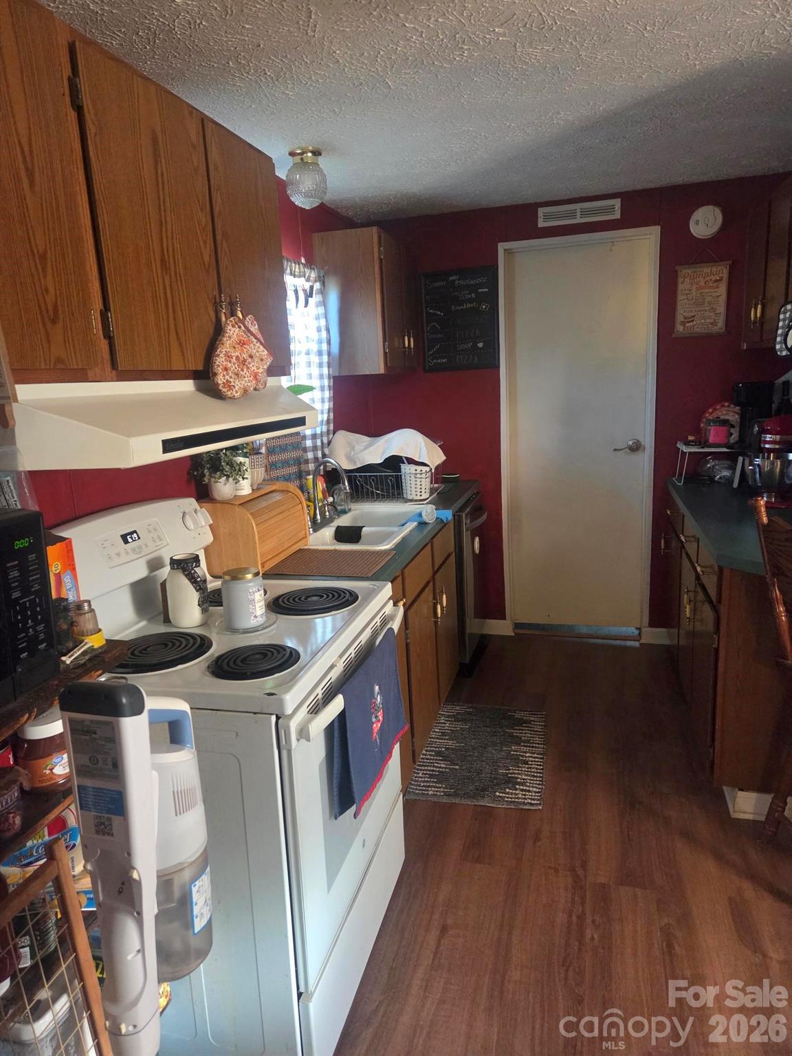 2464 & 2462 Leonhardt Road — Cherryville