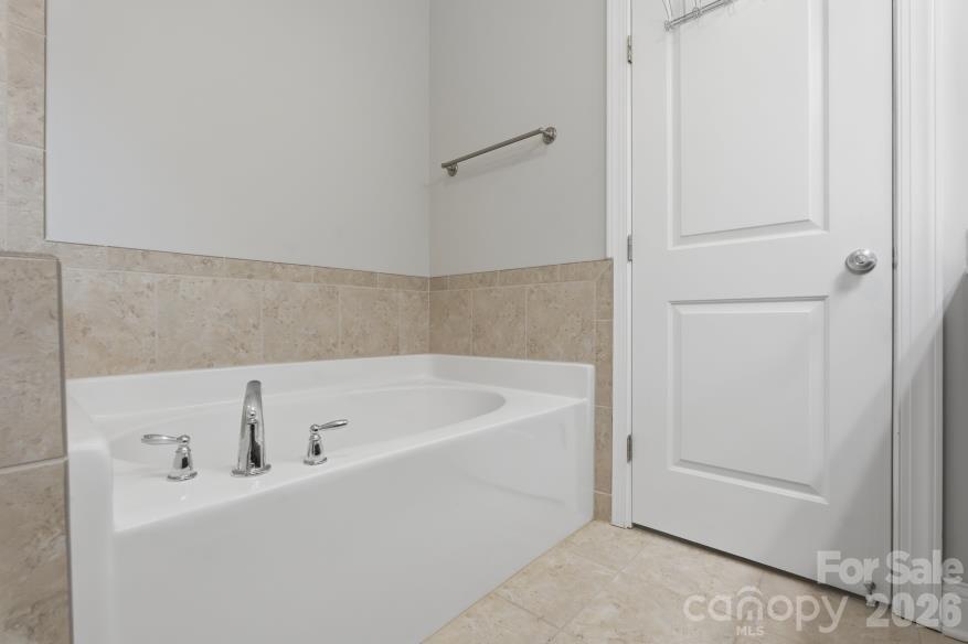 8737 Aspinwall Drive — Charlotte