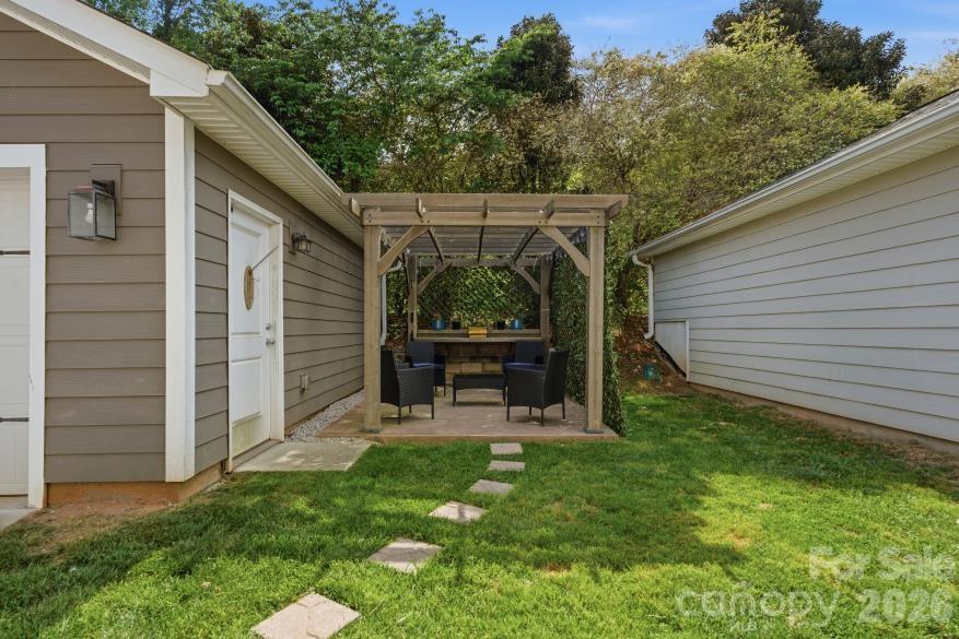 8737 Aspinwall Drive — Charlotte