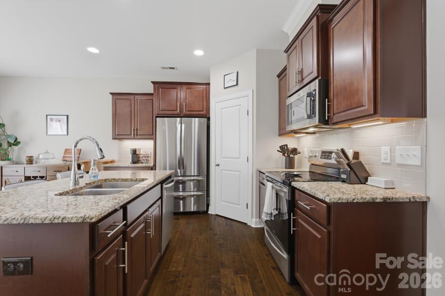 8737 Aspinwall Drive — Charlotte
