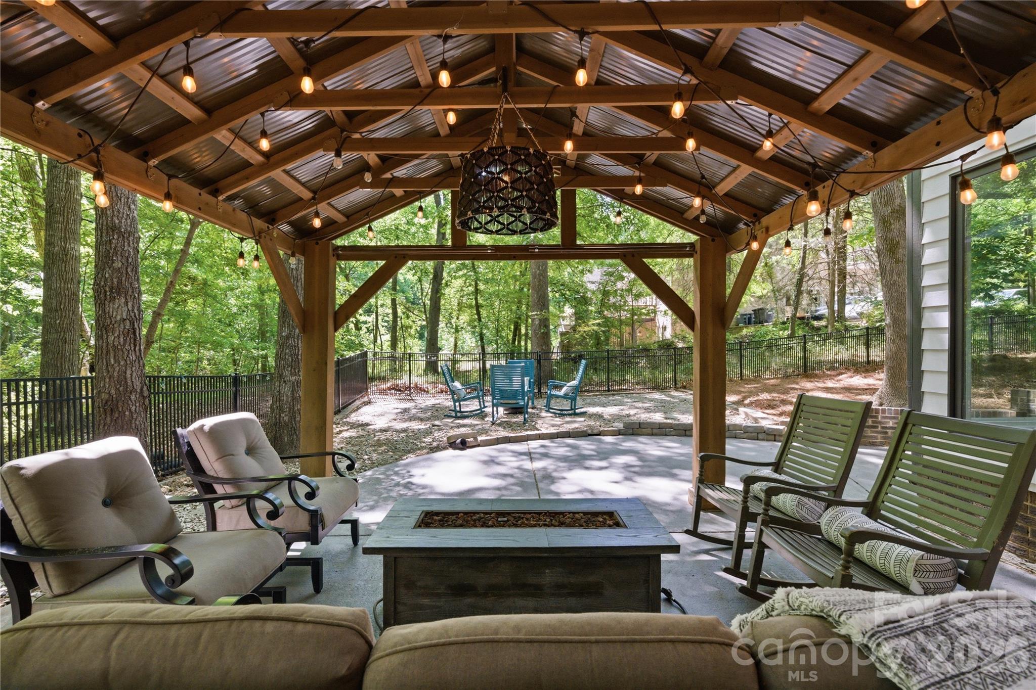405 Timber Lane — Weddington