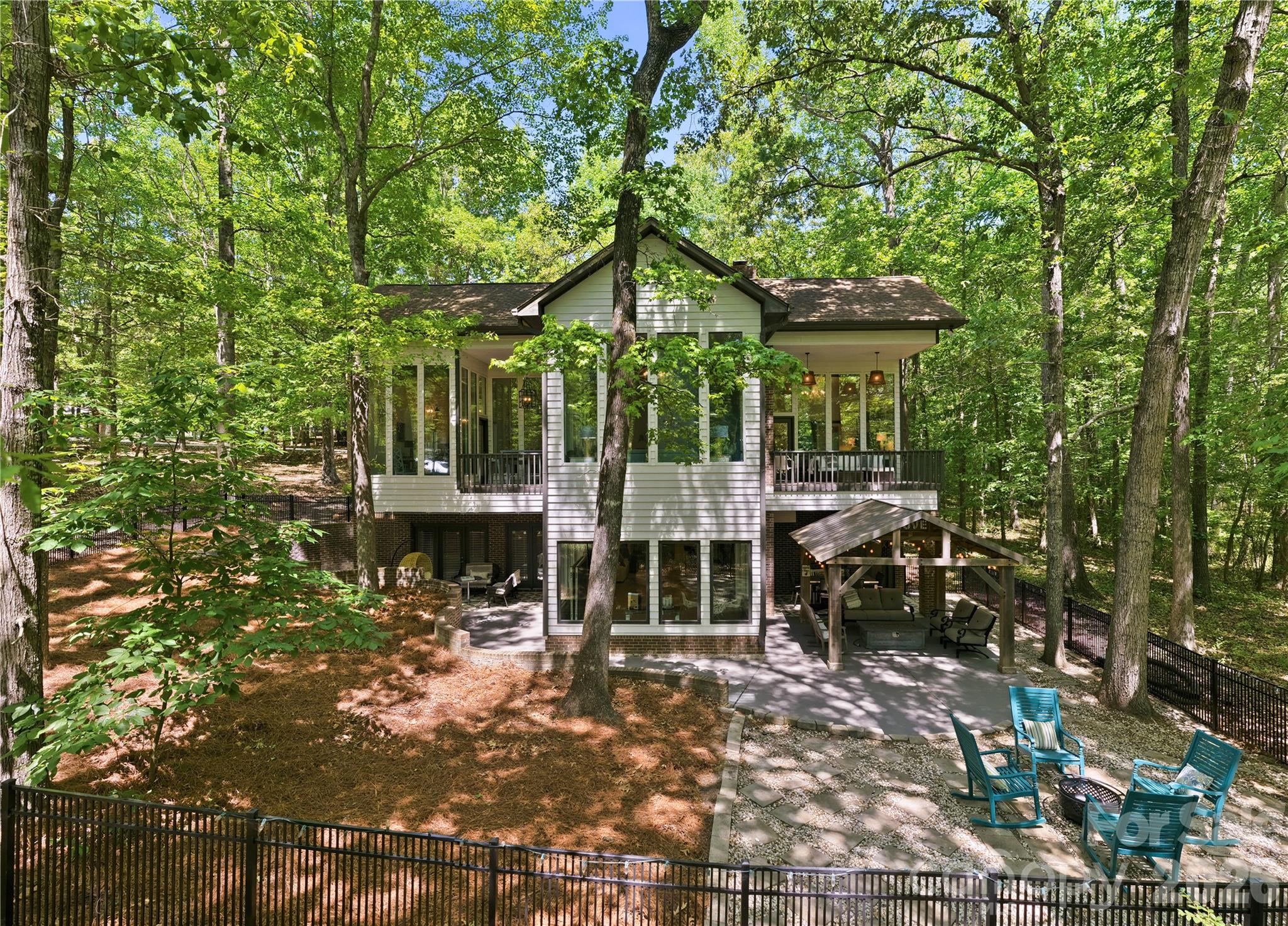 405 Timber Lane — Weddington