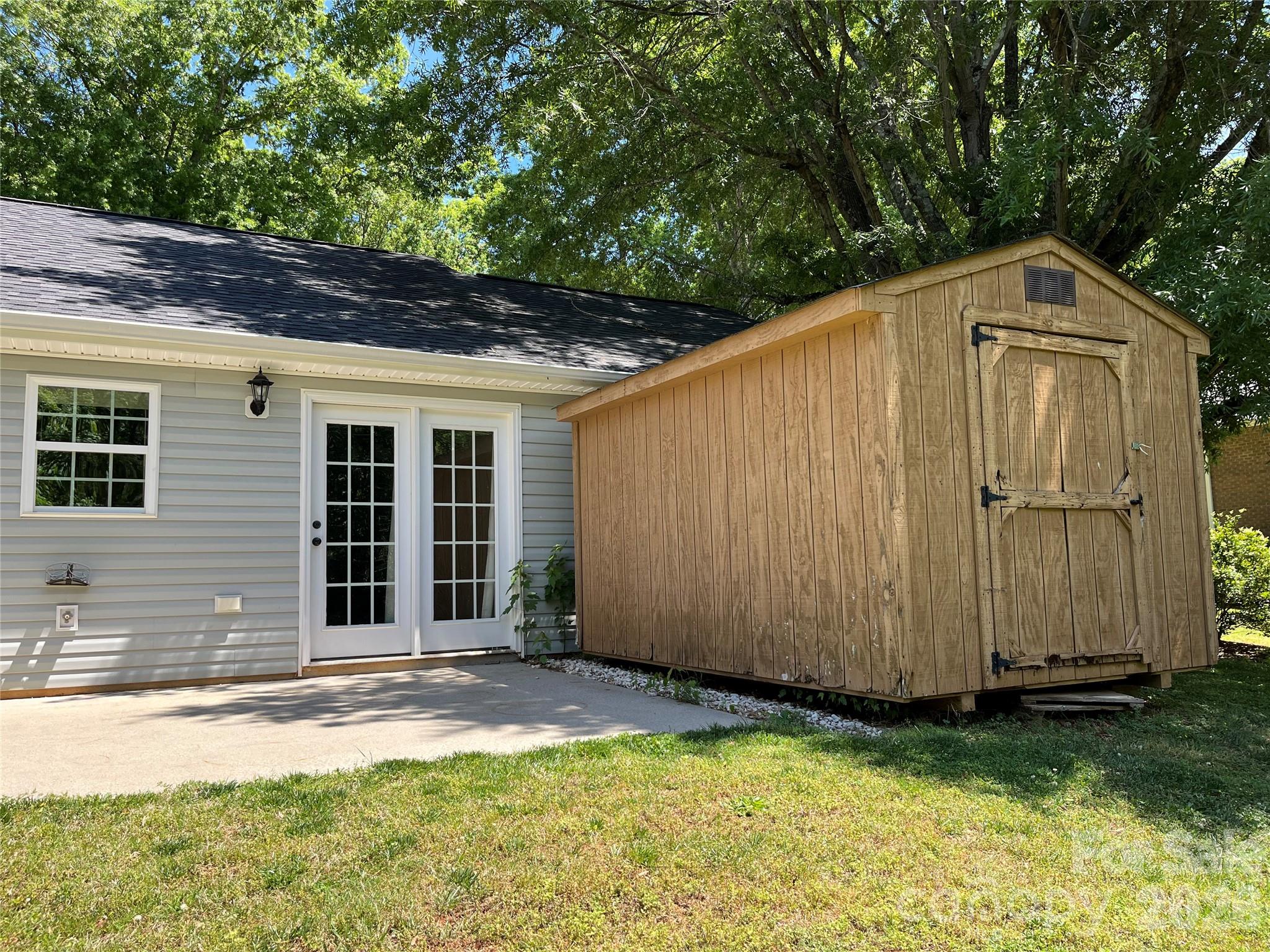 188 W Church Street — Mocksville