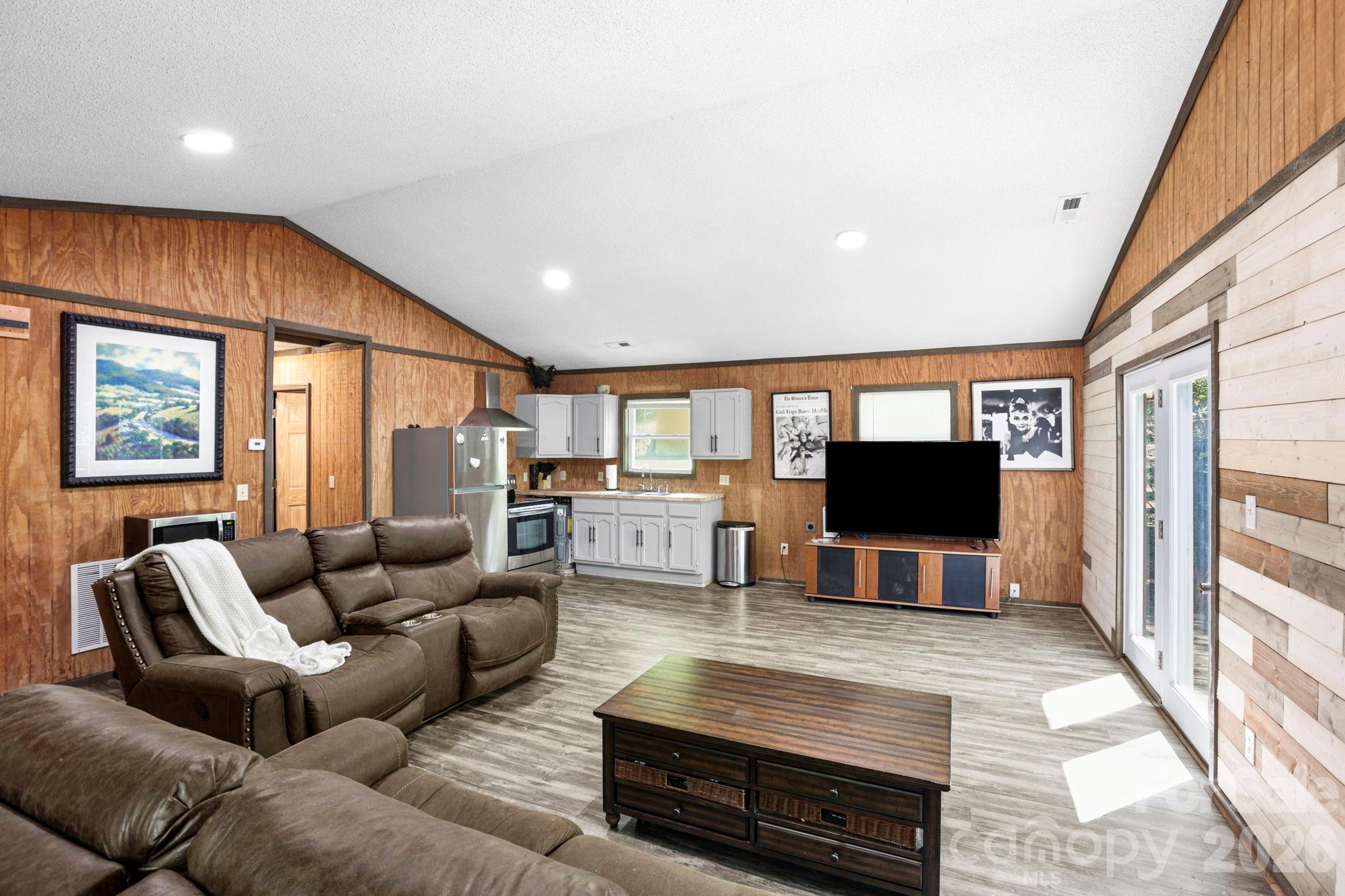 521 Lake Falls Road — Hendersonville