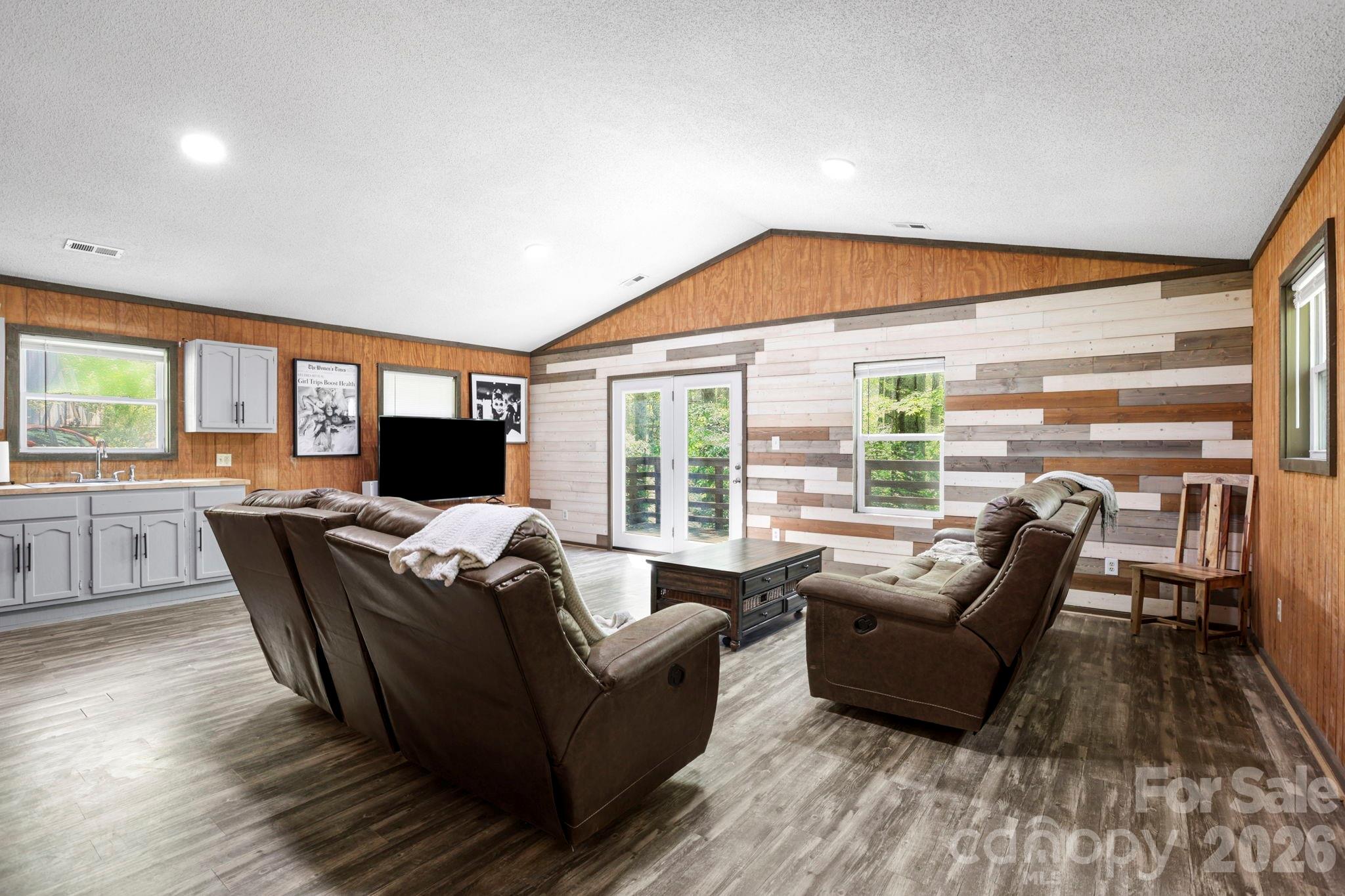 521 Lake Falls Road — Hendersonville