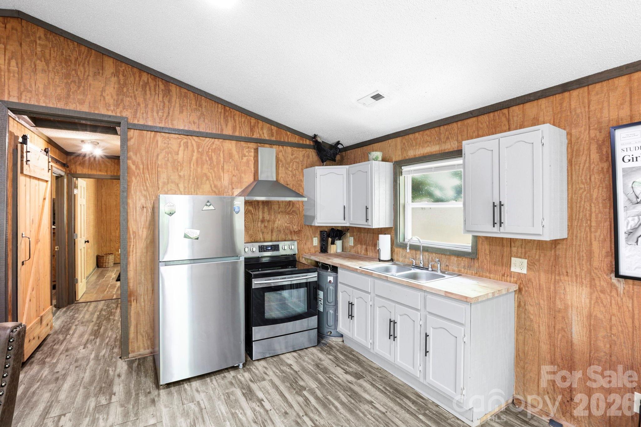 521 Lake Falls Road — Hendersonville