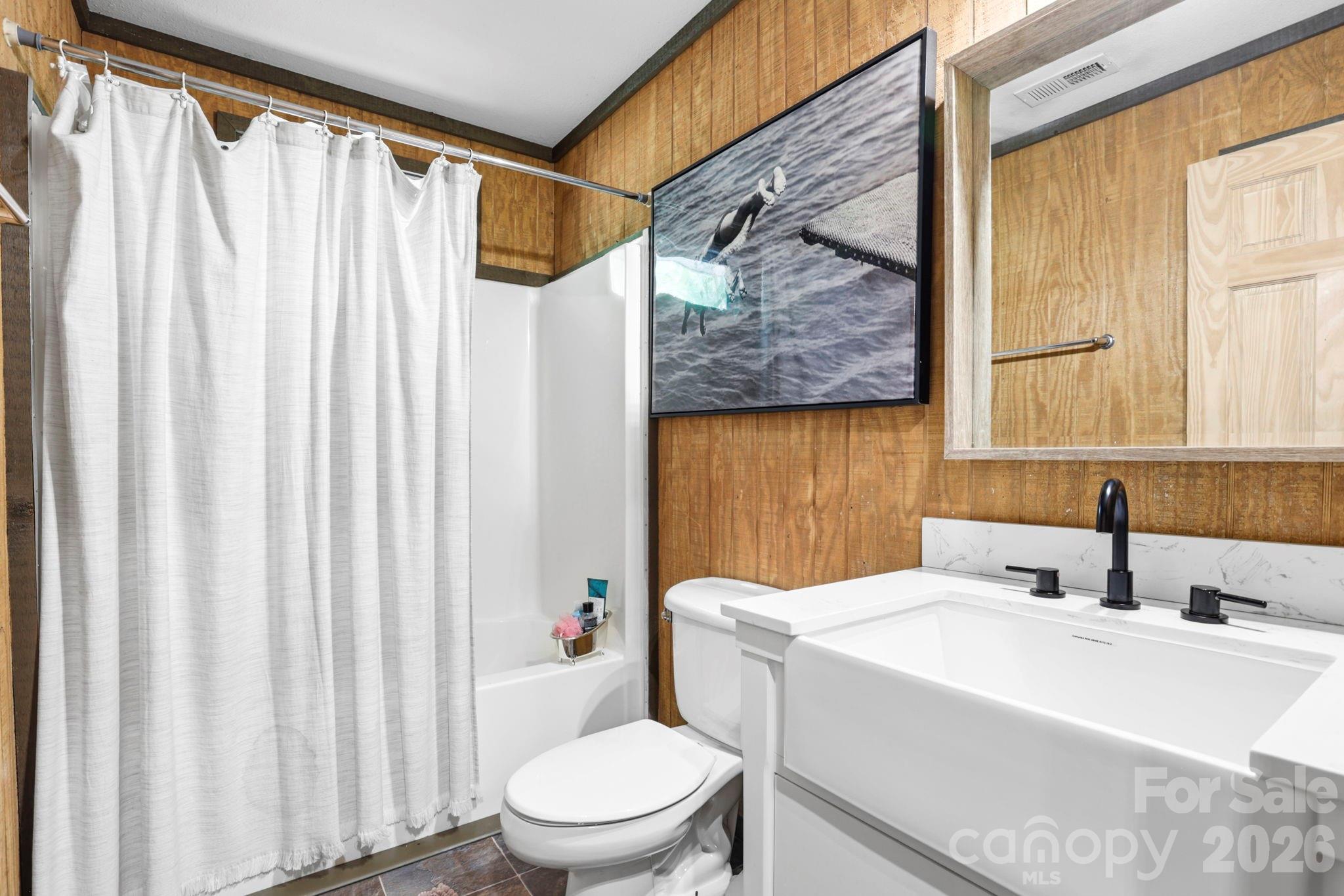 521 Lake Falls Road — Hendersonville