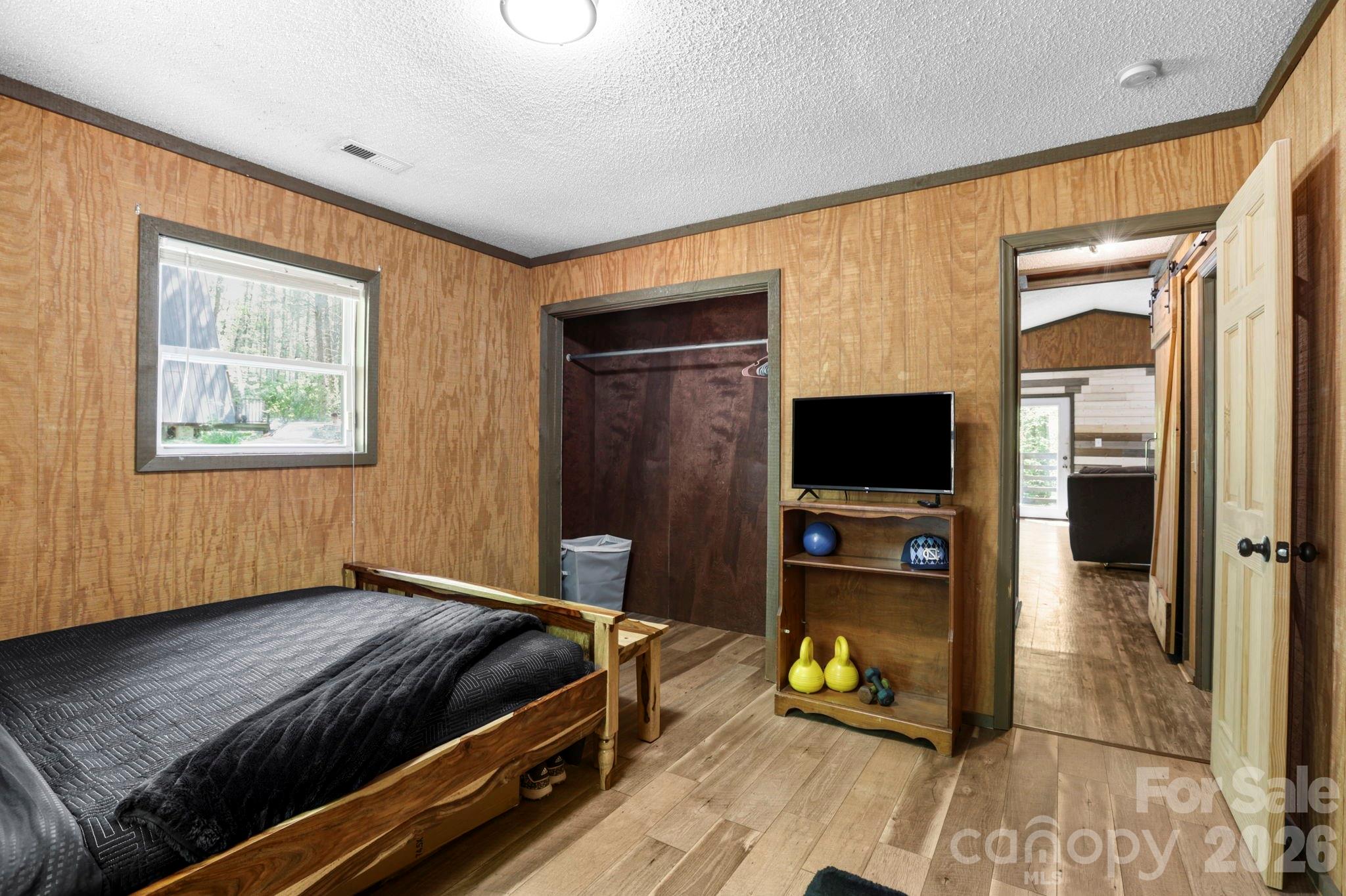 521 Lake Falls Road — Hendersonville