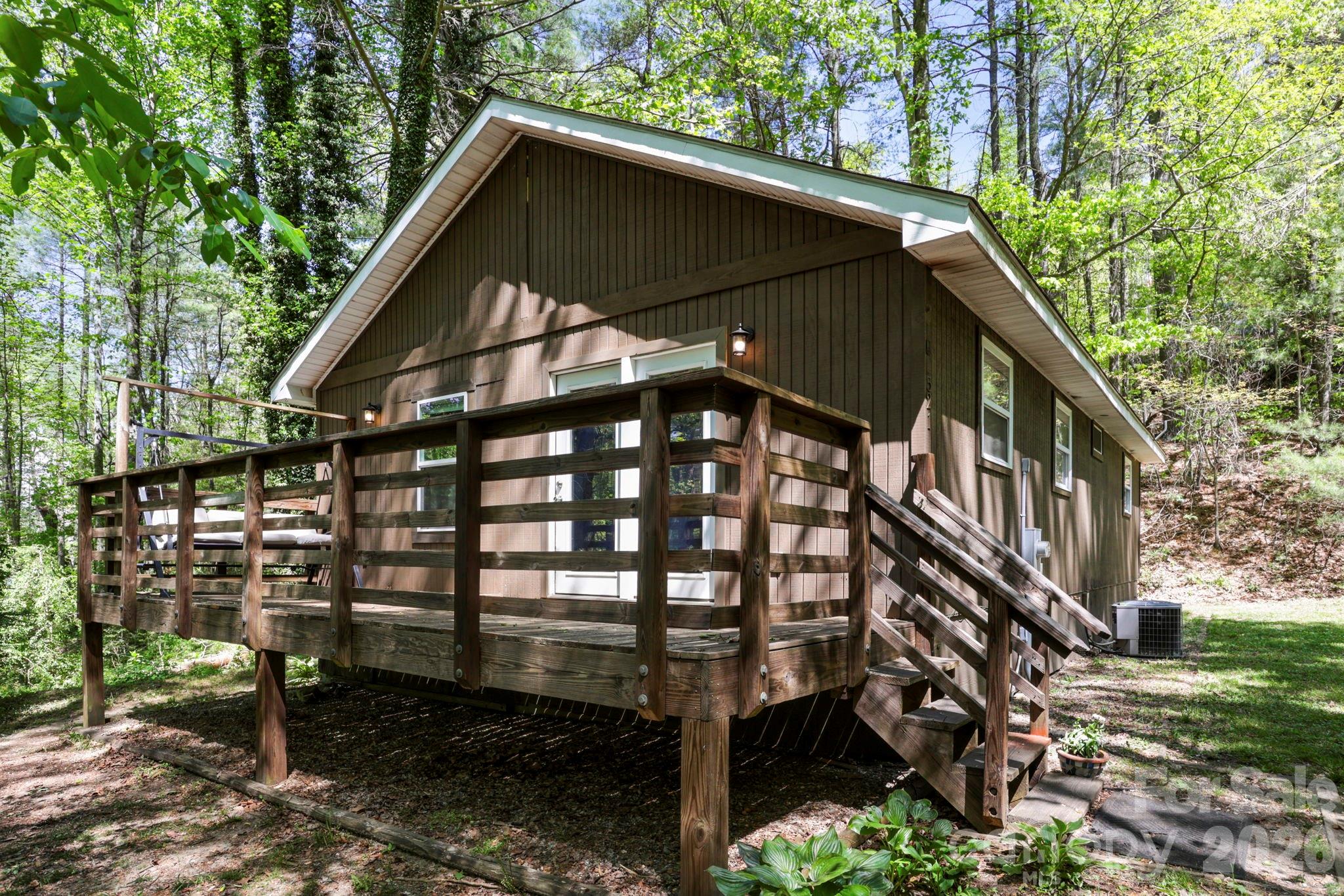 521 Lake Falls Road — Hendersonville