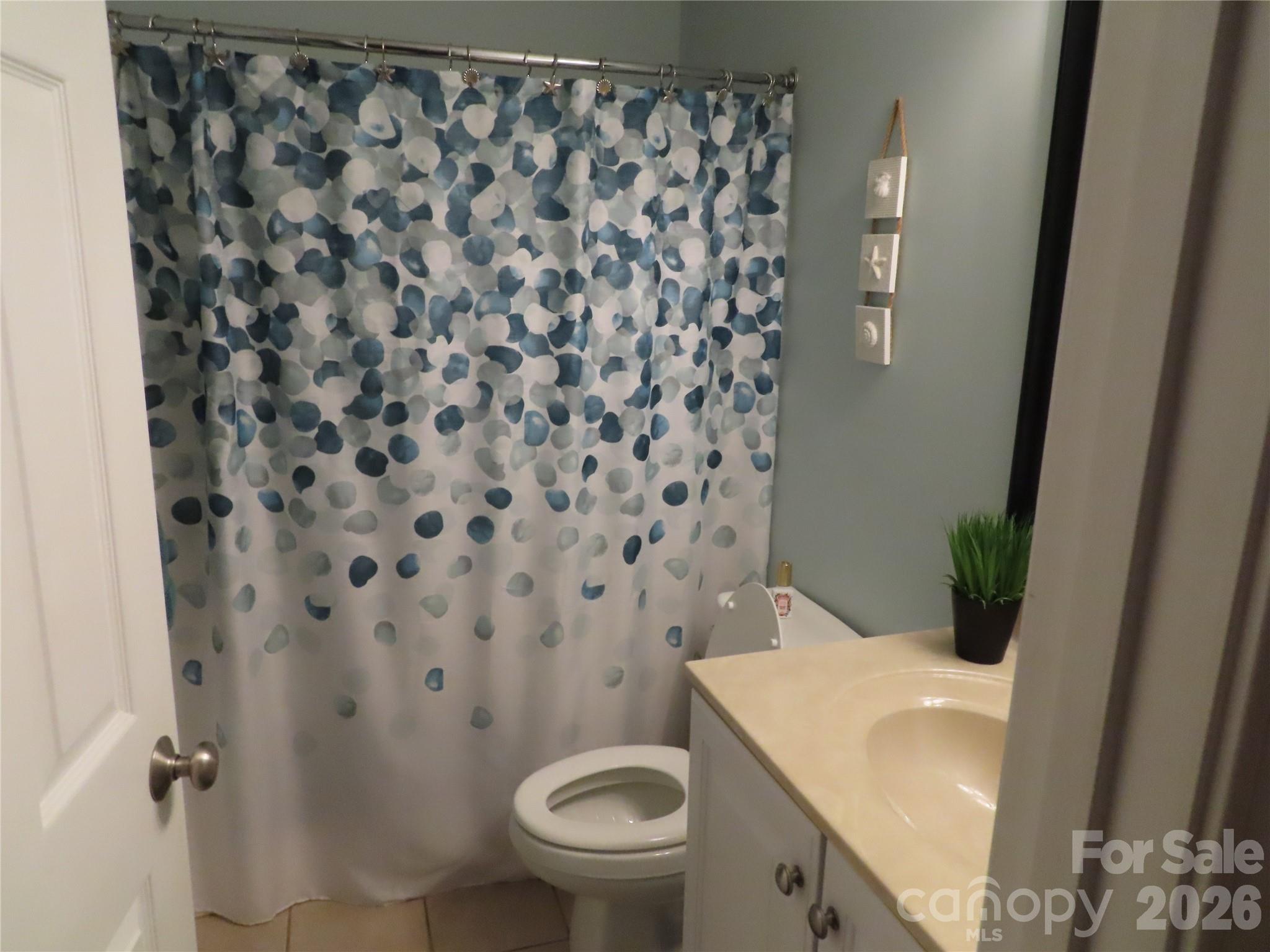 300 Tradewinds Lane — York