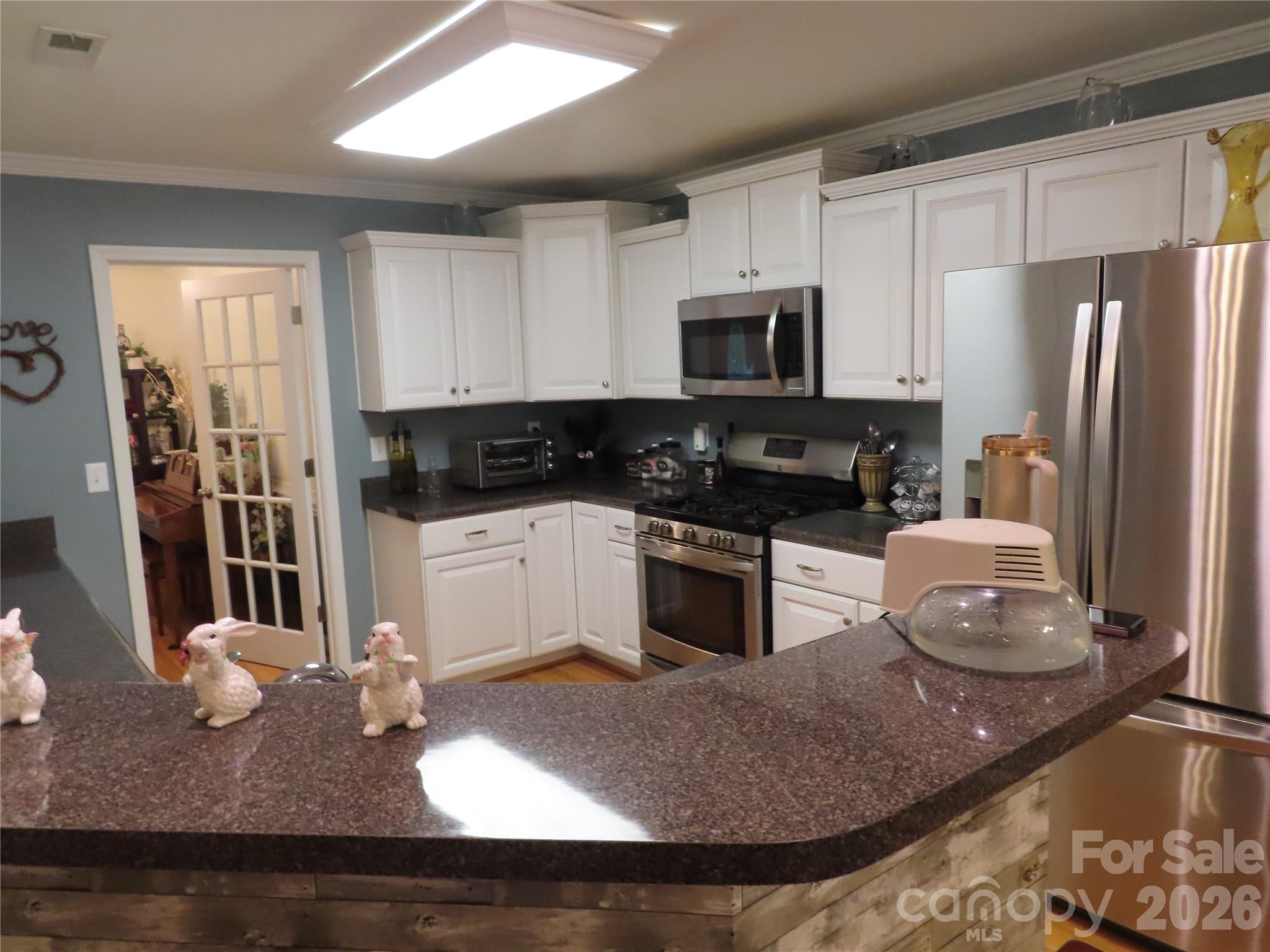 300 Tradewinds Lane — York