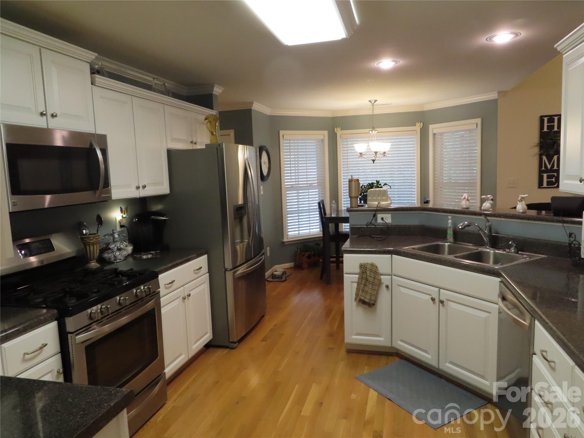 300 Tradewinds Lane — York