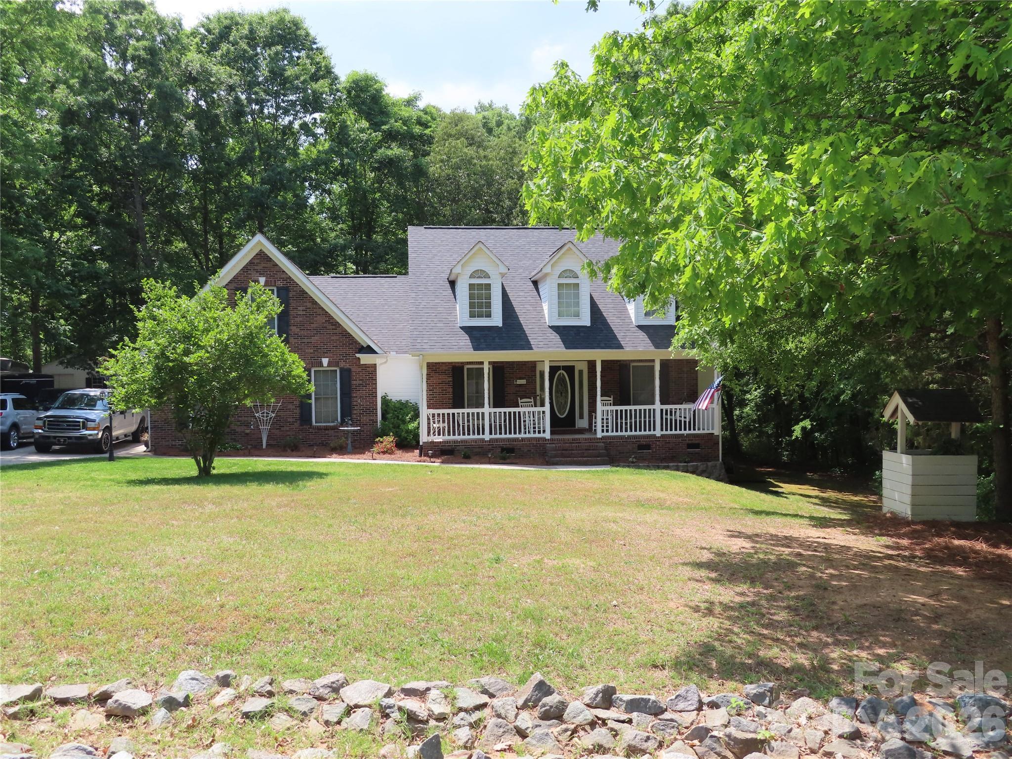 300 Tradewinds Lane — York